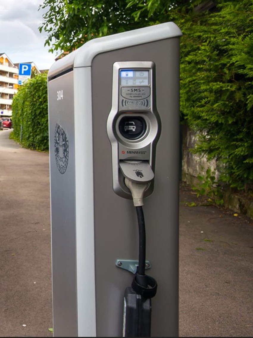 Ladestasjon rett i nærheten Galleribilde