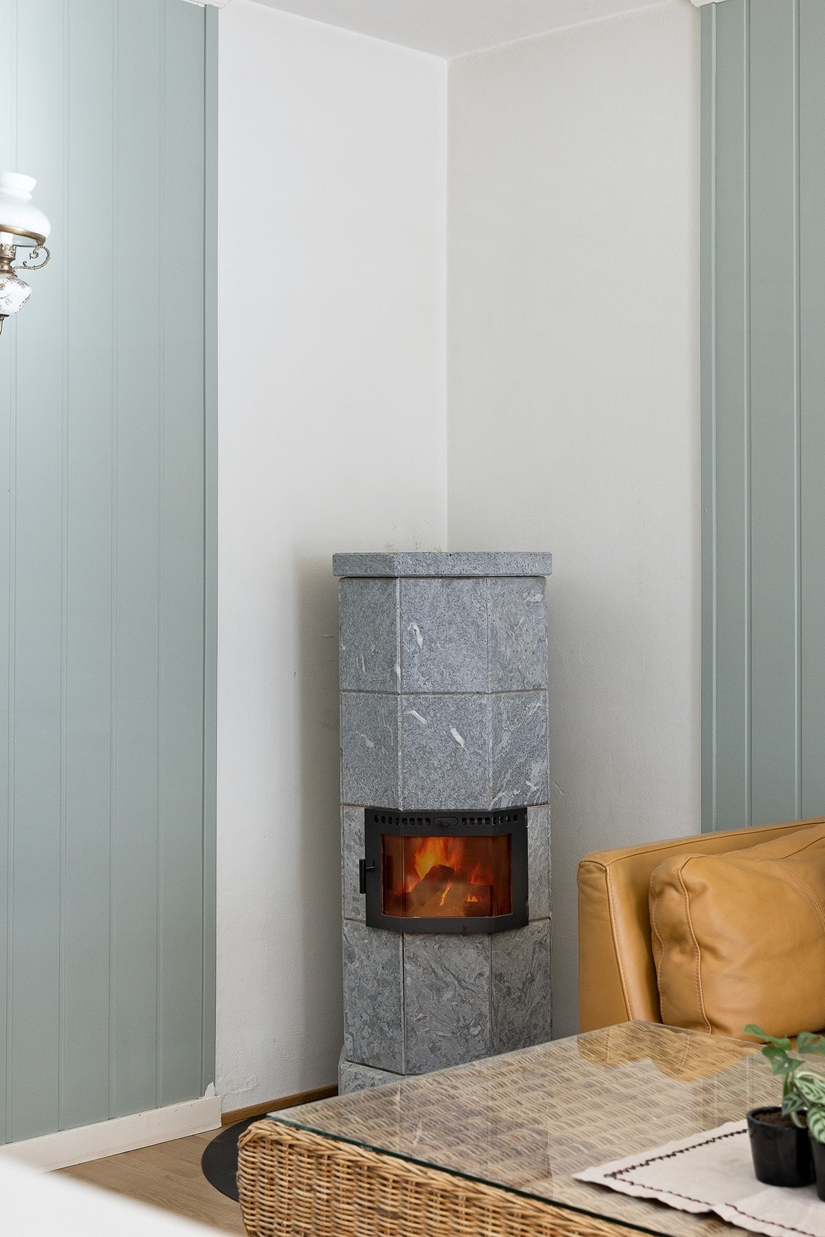 Peisovn i stue for hygge og kjølige dager Galleribilde