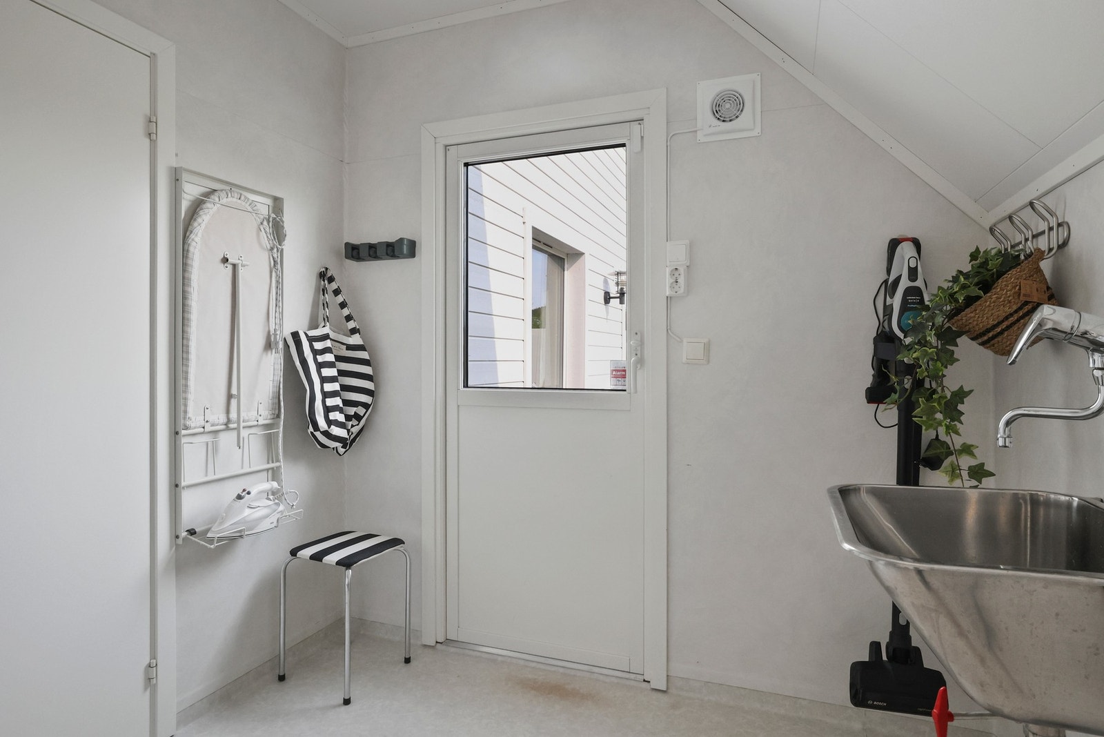 Vaskerom Galleribilde