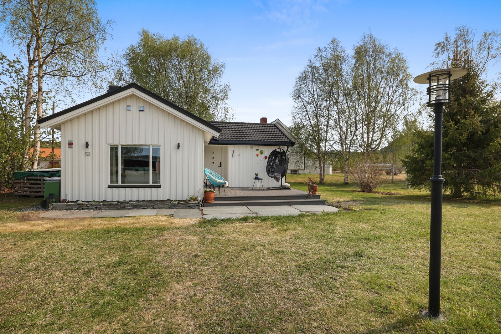 Praktisk enebolig på ett plan - perfekt som generasjonsbolig eller utleieenhet. Galleribilde