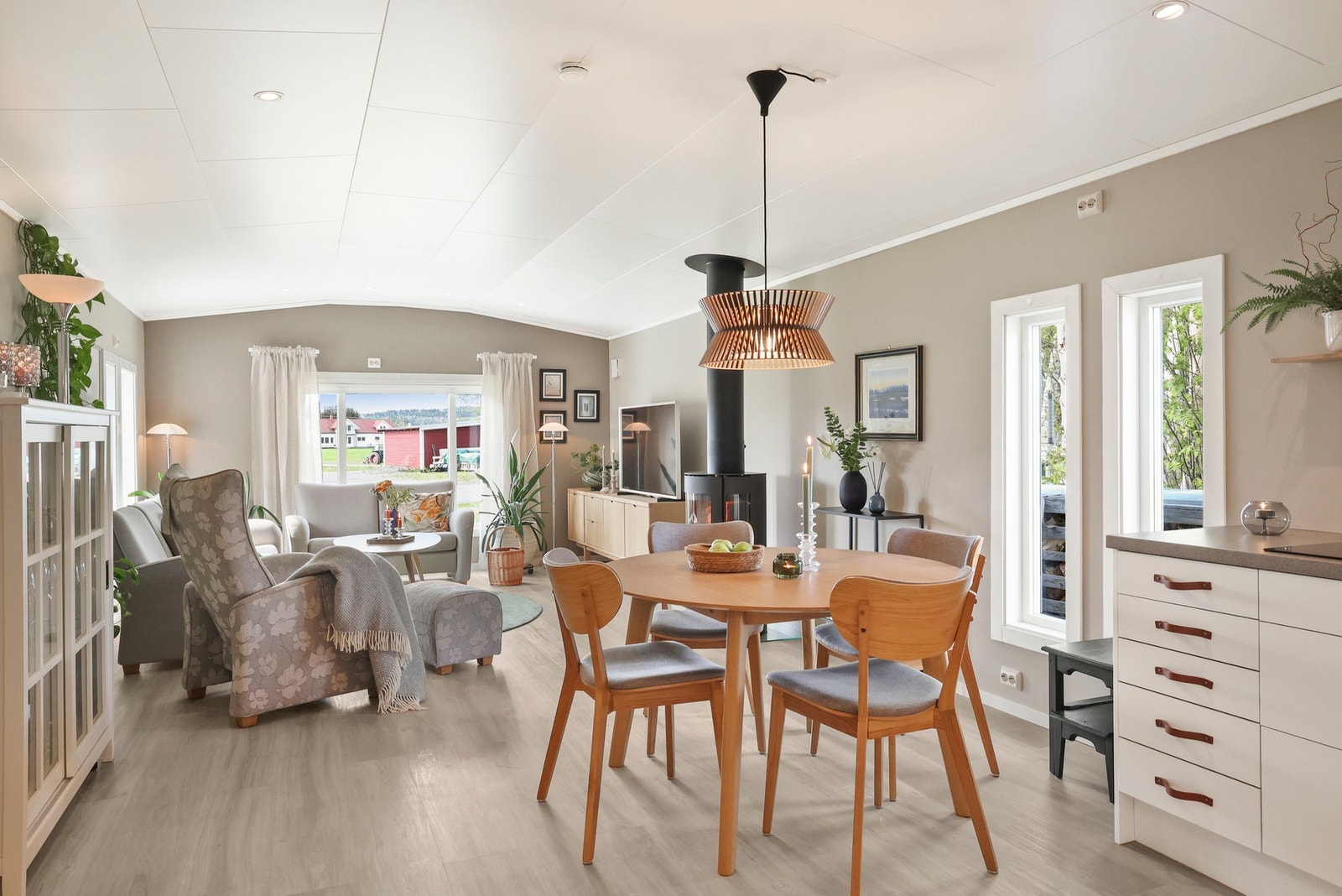 Kjøkken mot stue Galleribilde