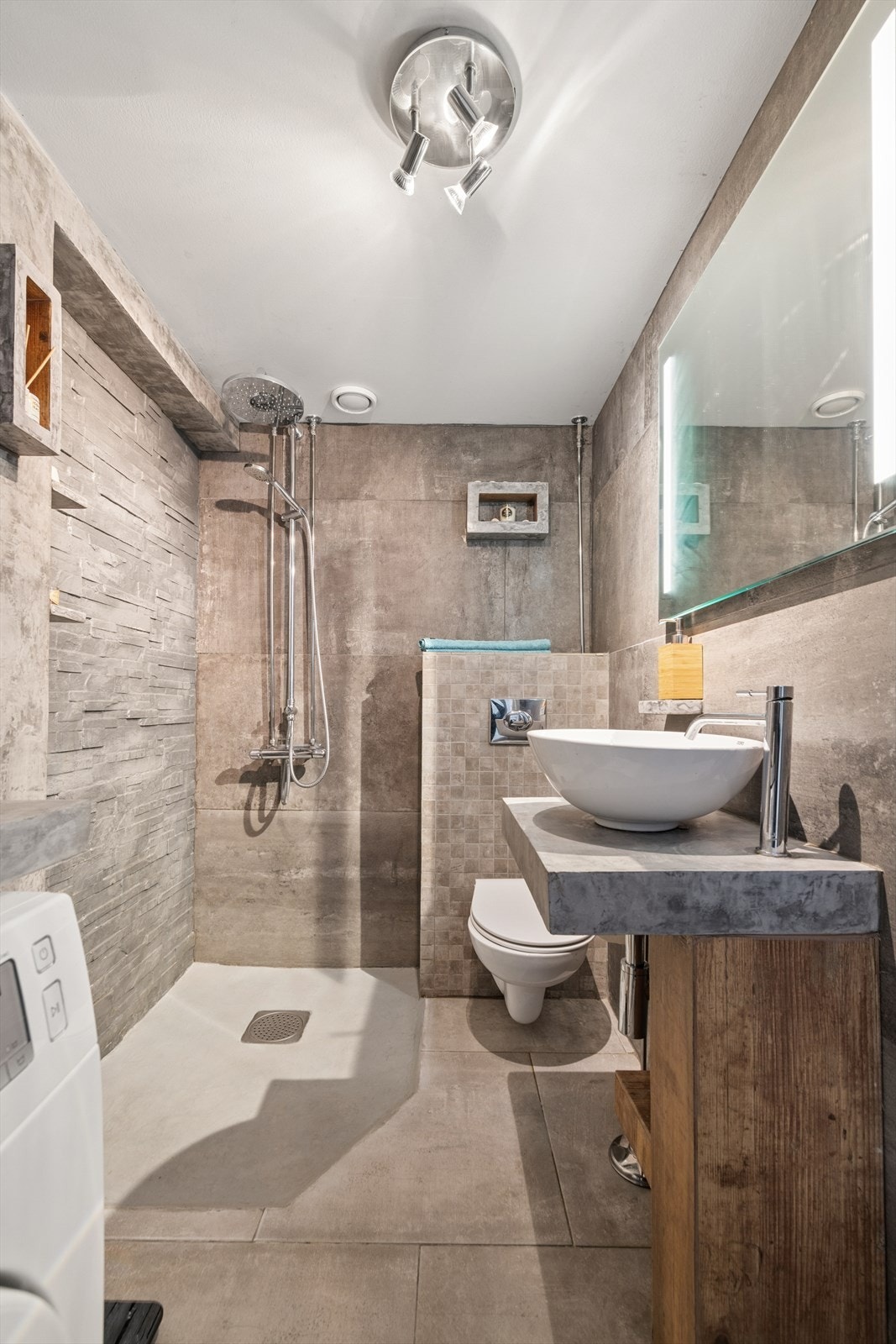 Badet ble ifølge eier oppgradert i 2019, men uten dokumentasjon Galleribilde