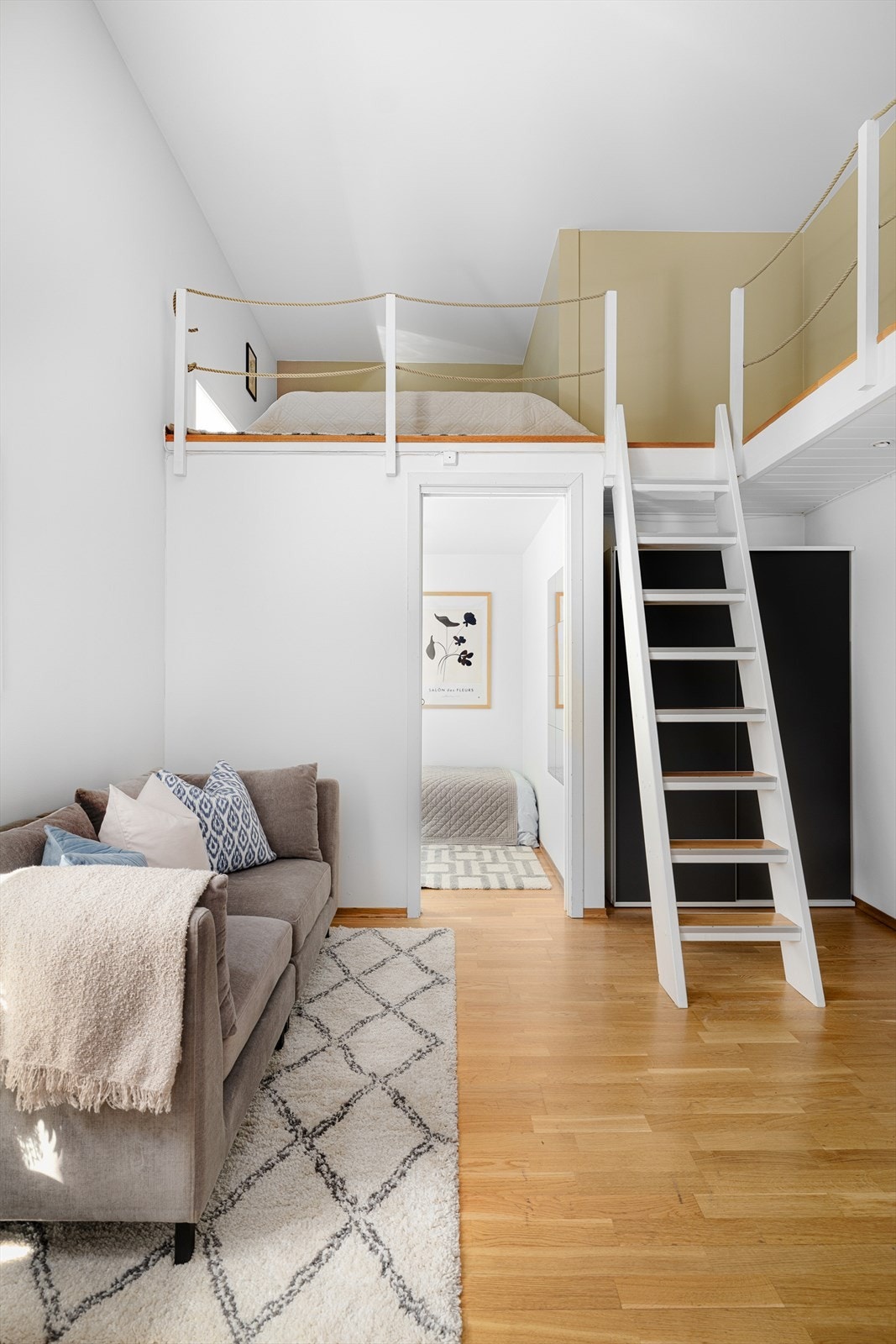 Romhøyde målt i stue er 3,72 m Galleribilde