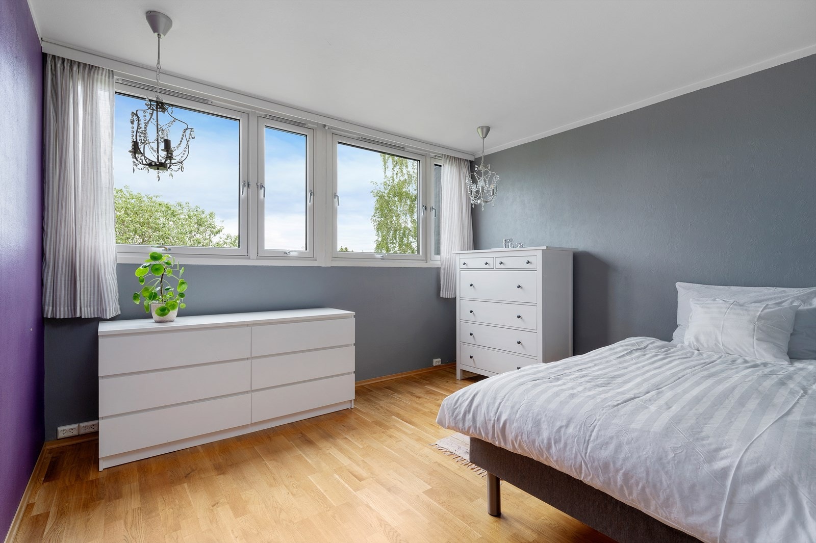 Soverom nummer to er også av god størrelse på 12,5m². Galleribilde