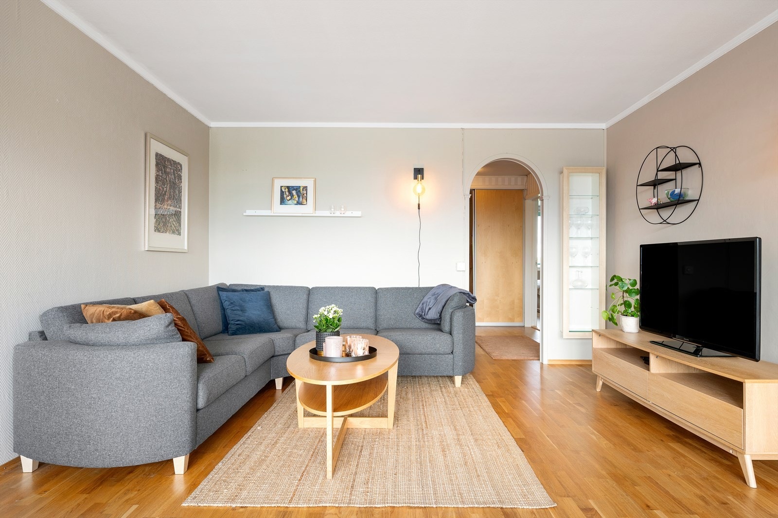 Leiligheten befinner seg i et veldrevet borettslag på Saupstad med "alt" du trenger inkludert i felleskostnadene. Galleribilde