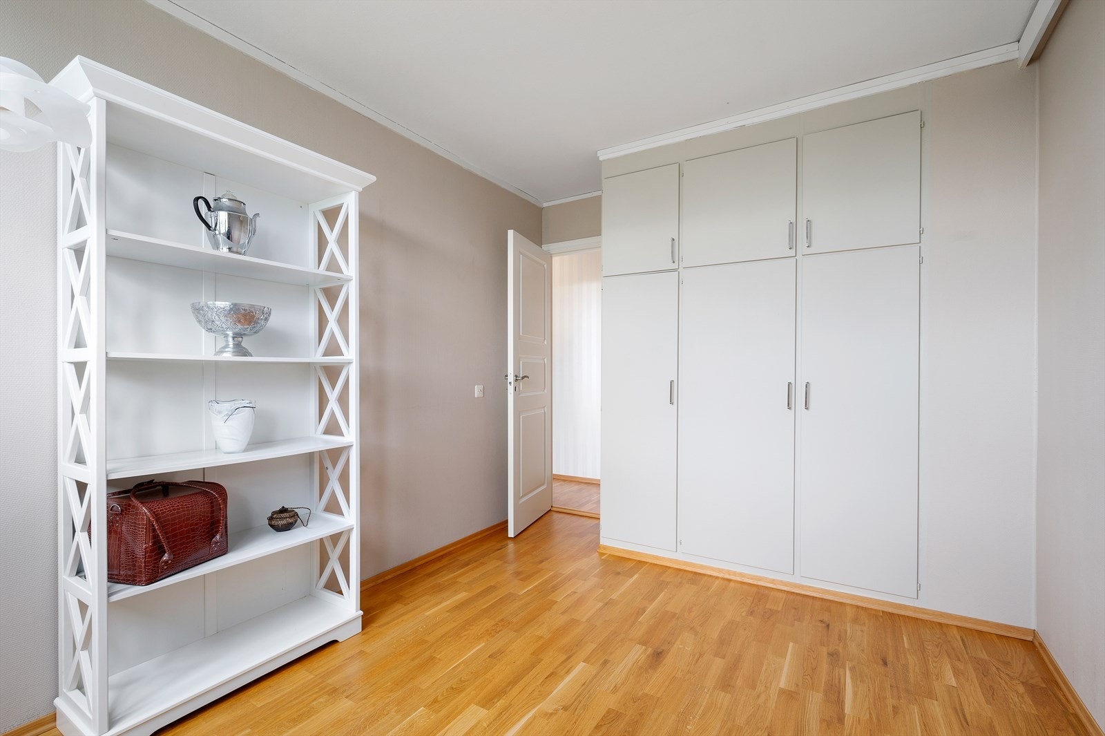 Her er det også integrerte skap for oppbevaringsmuligheter. Galleribilde