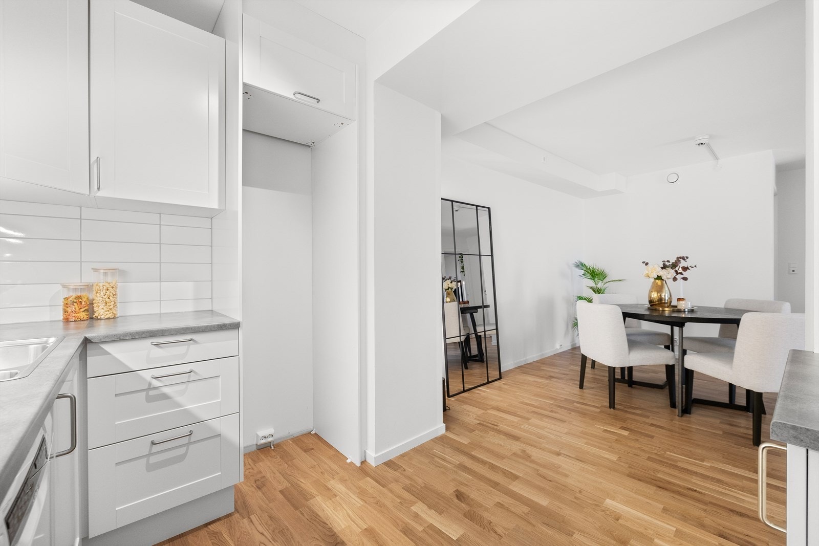 Leiligheten har balansert ventilasjon m/varmegjennvinner. Galleribilde