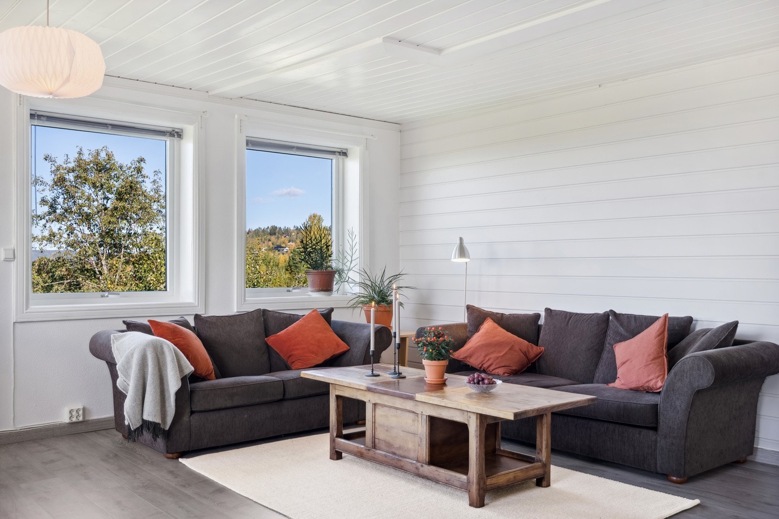 Nymalte vegger gjennom hele leiligheten høsten 2023 Galleribilde