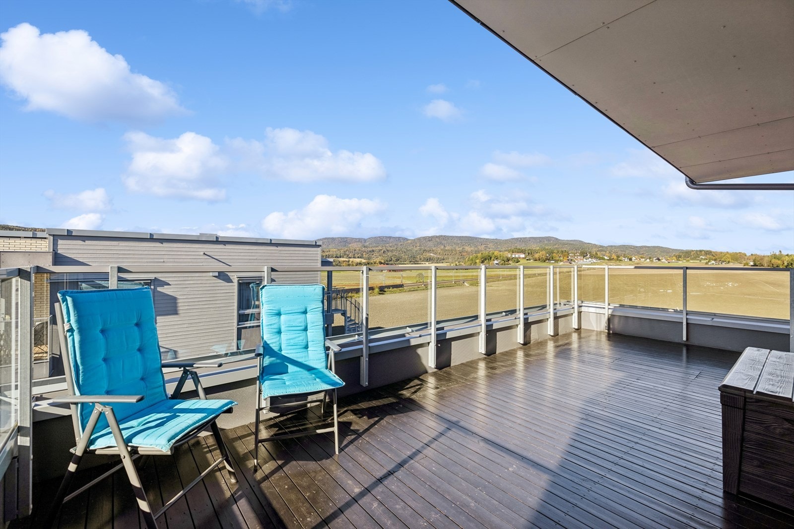 Området har store landbruksområder, noe som gir en idyllisk og åpen utsikt. Galleribilde