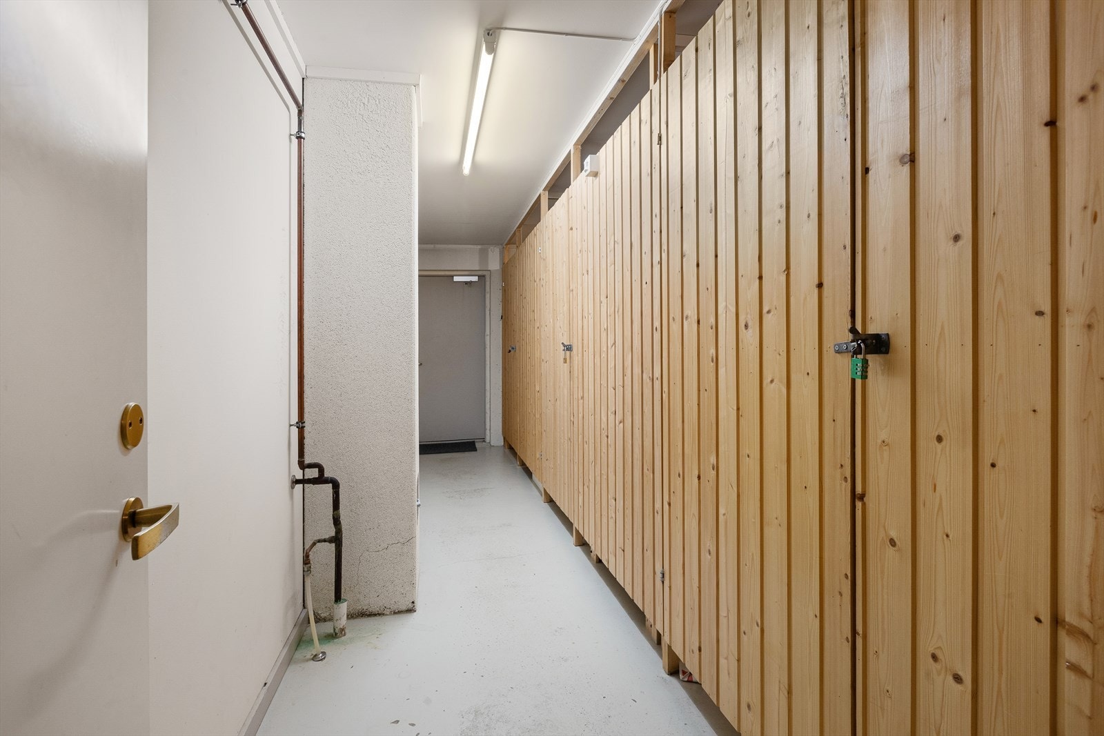 Det medfølger en bod på 7 kvm like utenfor leiligheten Galleribilde