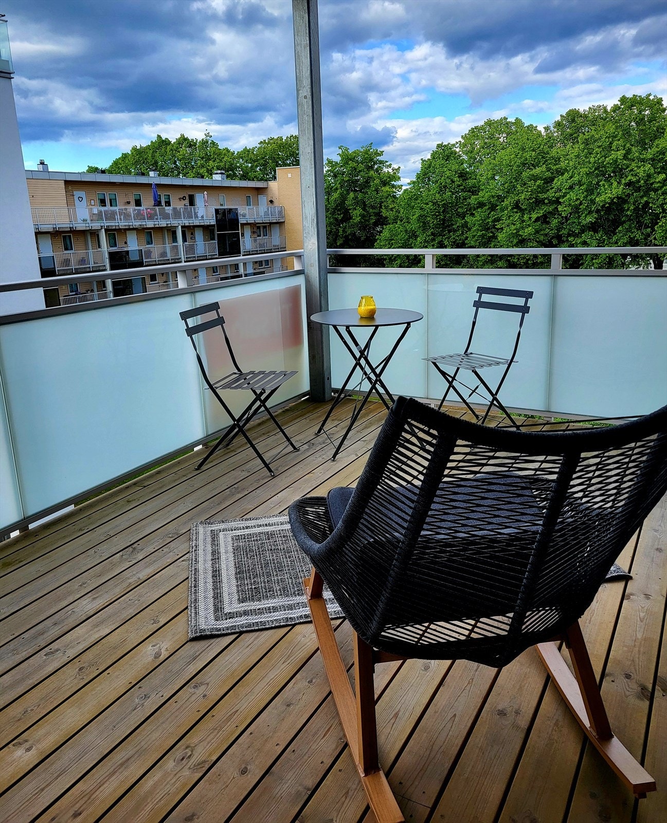 God plass til møblement på terrassen Galleribilde
