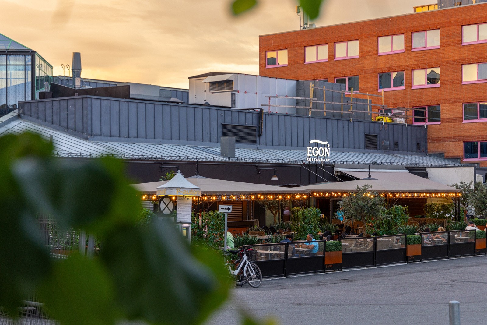 Senteret har blant annet fått 40 nye butikker samt 5000 kvm med spisesteder, restauranter og kafeer. Galleribilde
