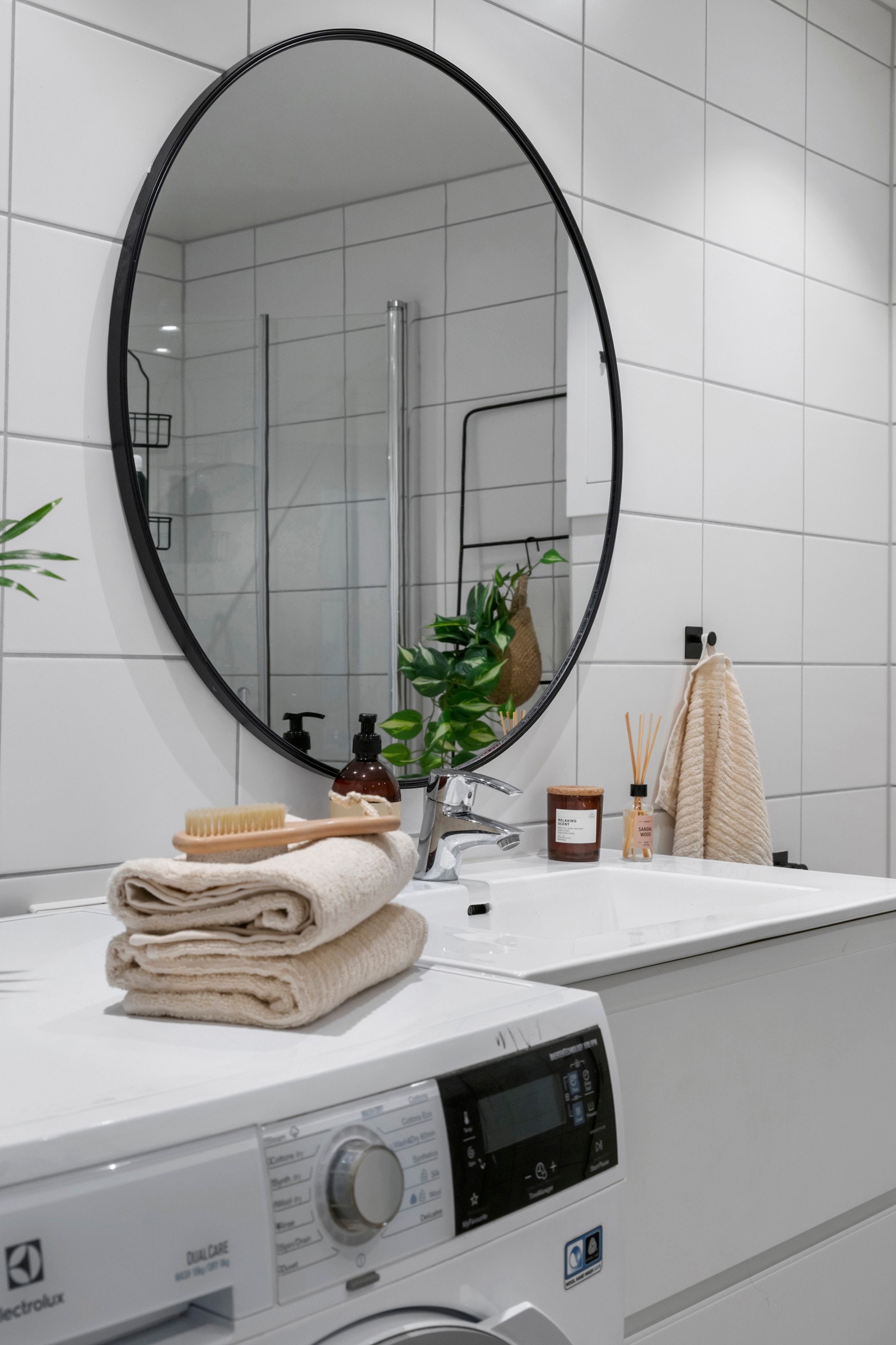 Det er opplegg for vaskemaskin på badet. Galleribilde