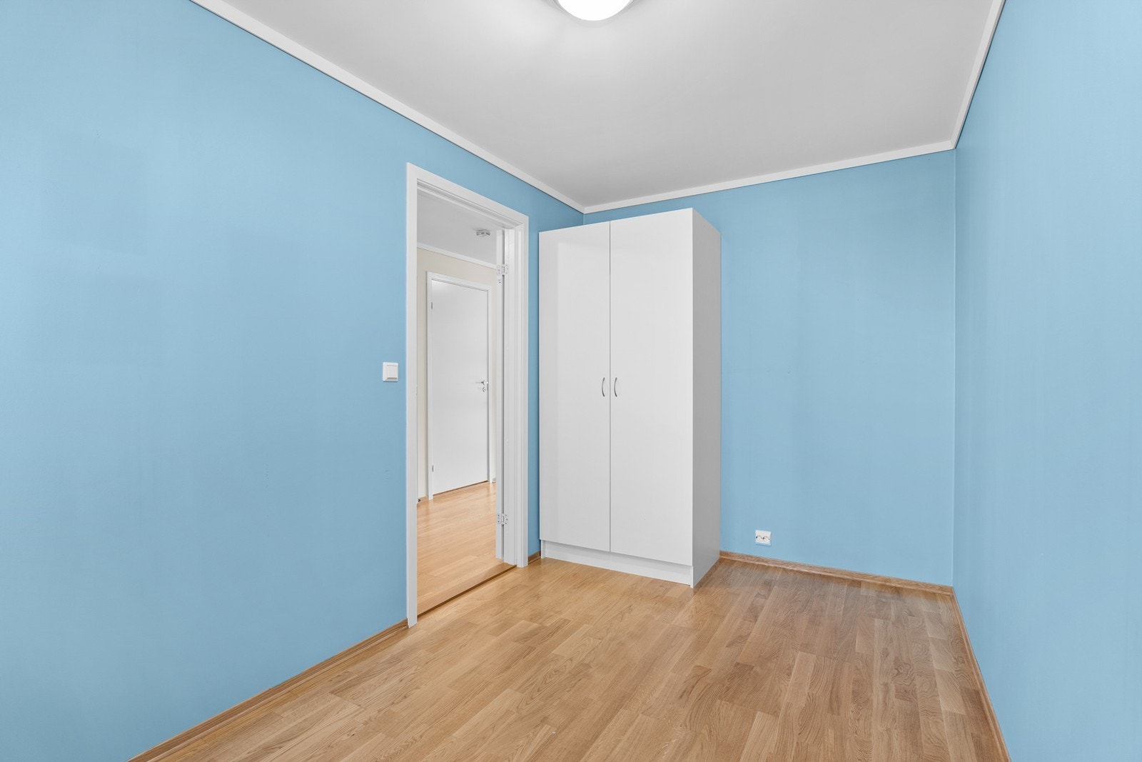 Soverom 2 av 2. Begge rom er av god størrelse. Galleribilde