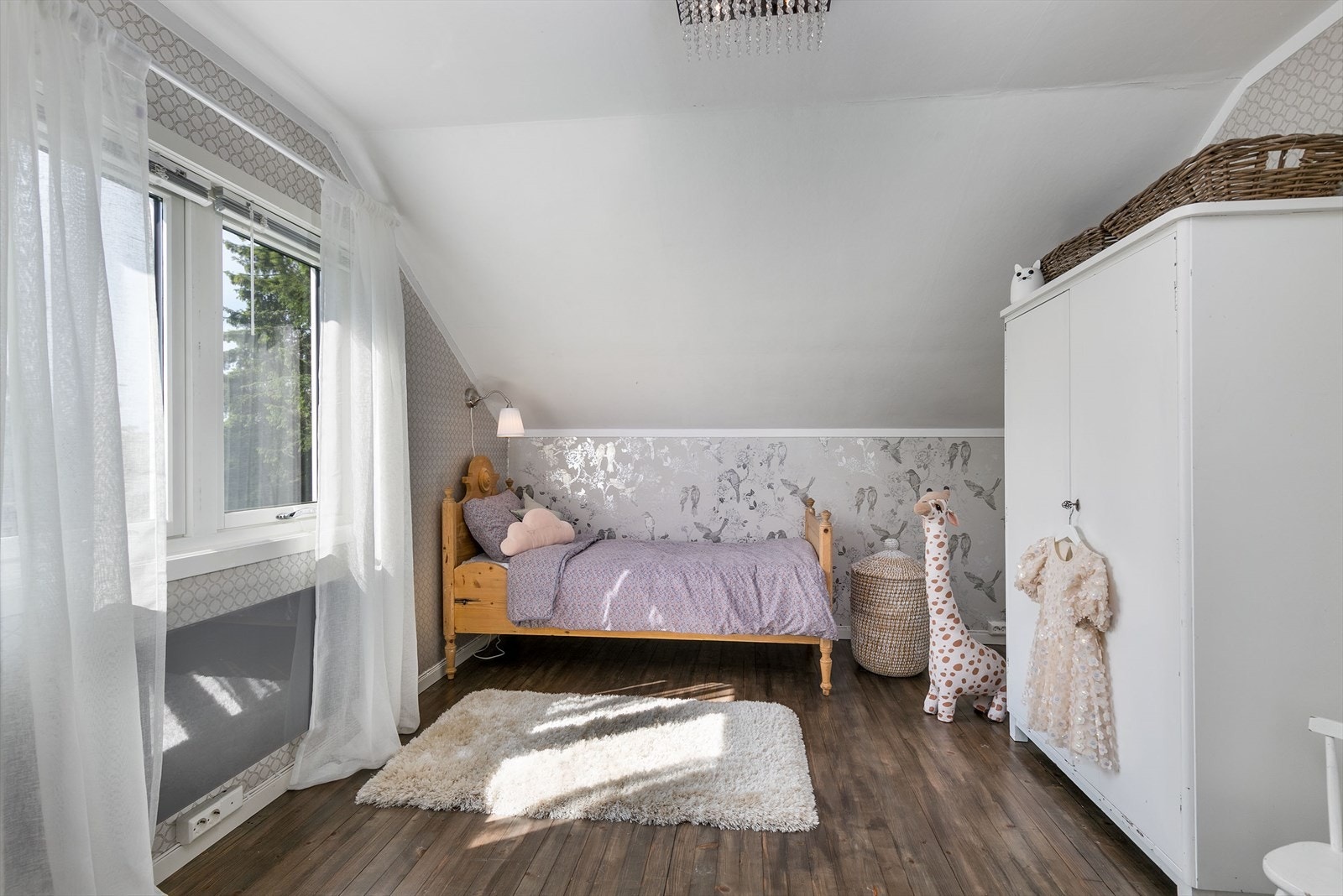 Soverom 3, et perfekt barne- eller gjesterom. Her er det også mulig å lage egen tilgang ved å bruke noe av hovedsoverommet som gang. Galleribilde