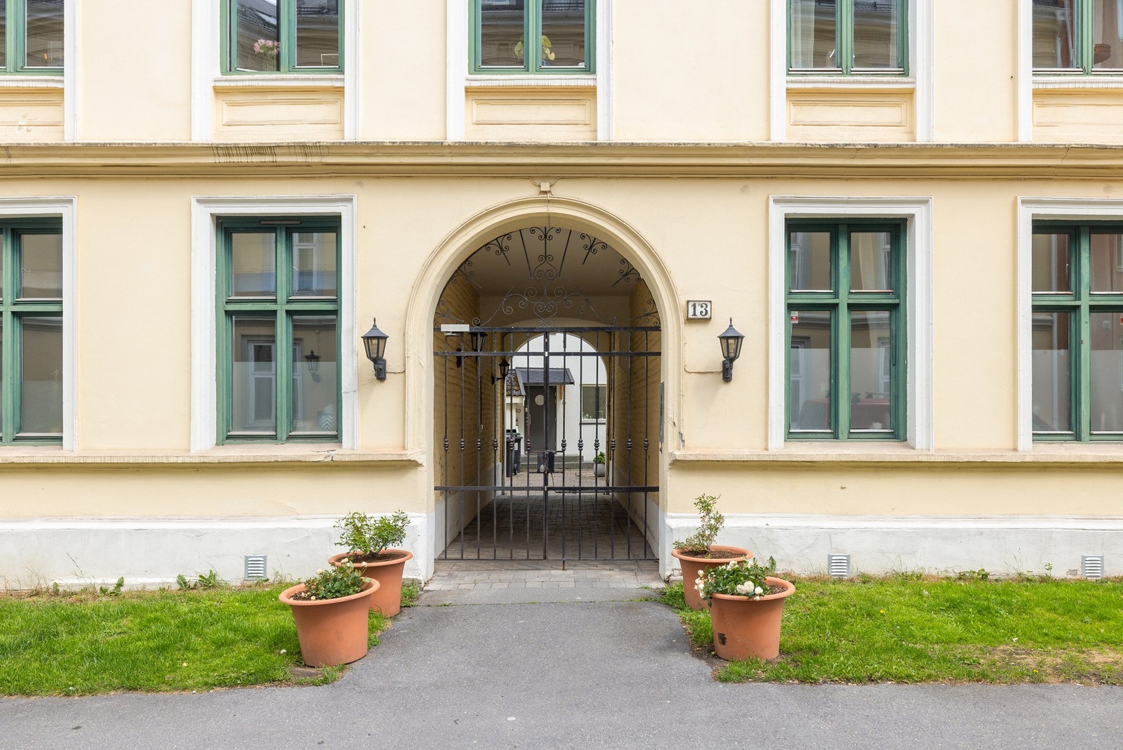 Den usjenerte beliggenheten gir en behagelig ro midt i et pulserende område, men rolig nabolag. Galleribilde