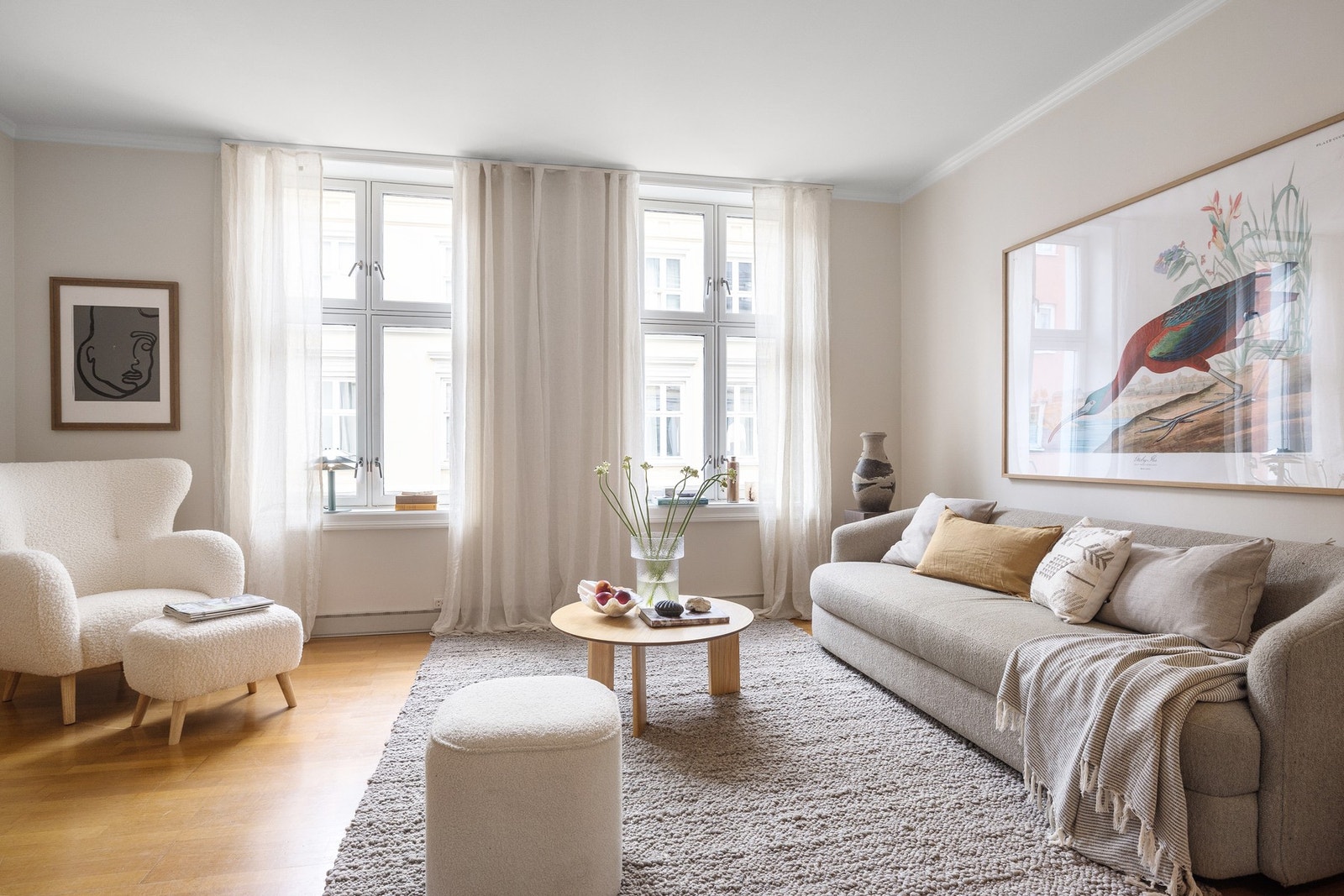 Stilren 2-roms leilighet med gjennomgående planløsning. Galleribilde