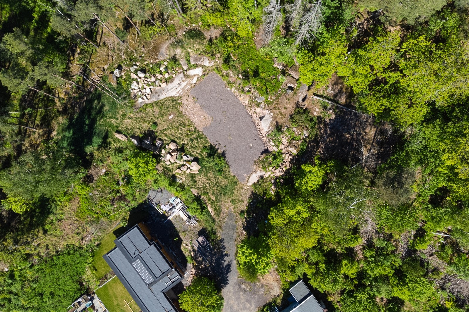 Solrik hyttetomt på 926 kvm med fjordutsikt. Rammetillatelse for fritidsbolig foreligger - BYA 30%. Galleribilde