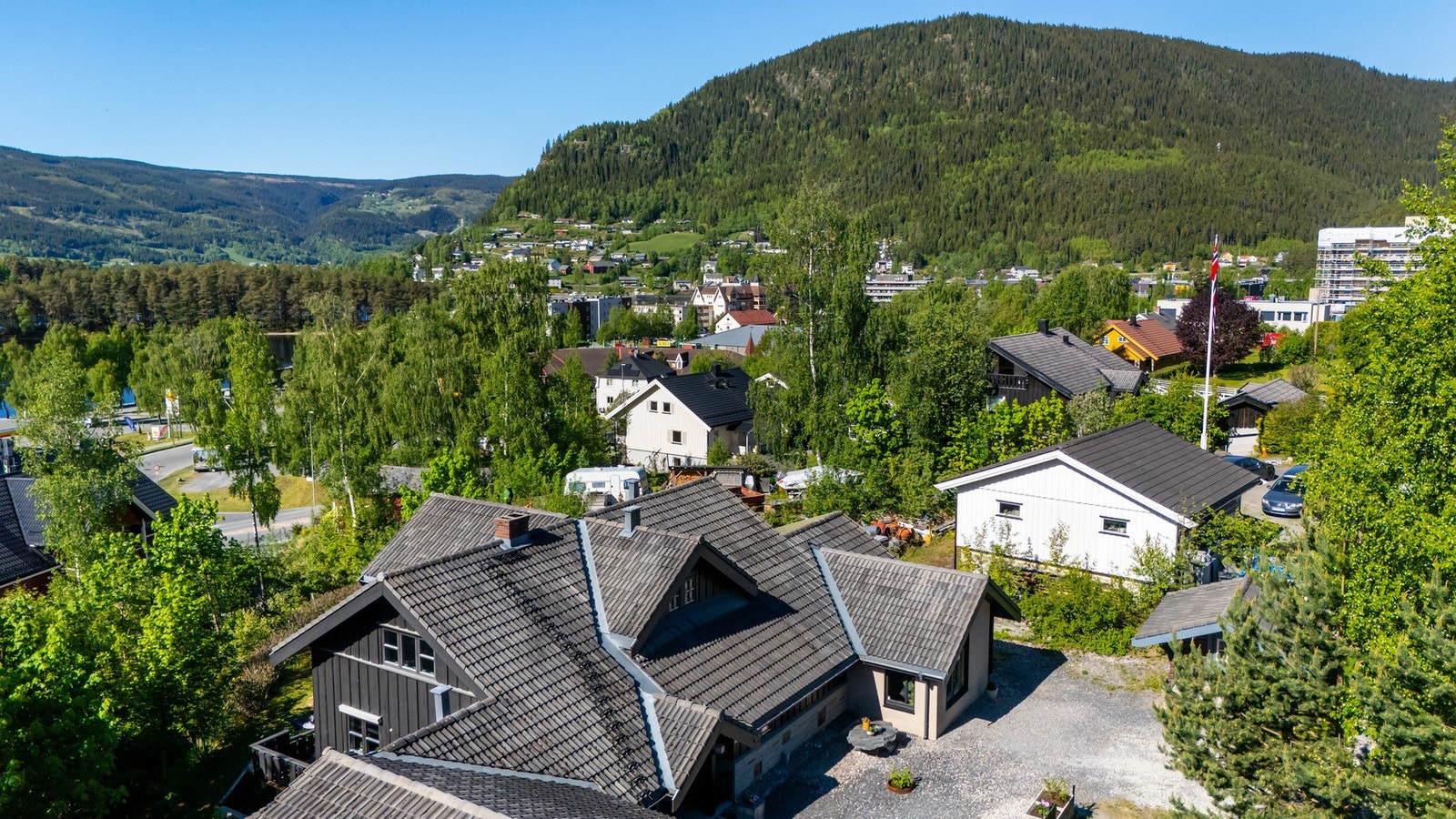 Stabbur som sees til høyre i bildet følger ikke med og blir fjernet før overtagelse Galleribilde