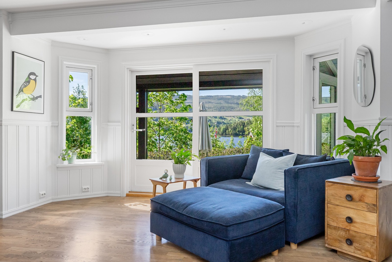 Plass til en godstol hvor man kan nyte en kopp kaffe Galleribilde