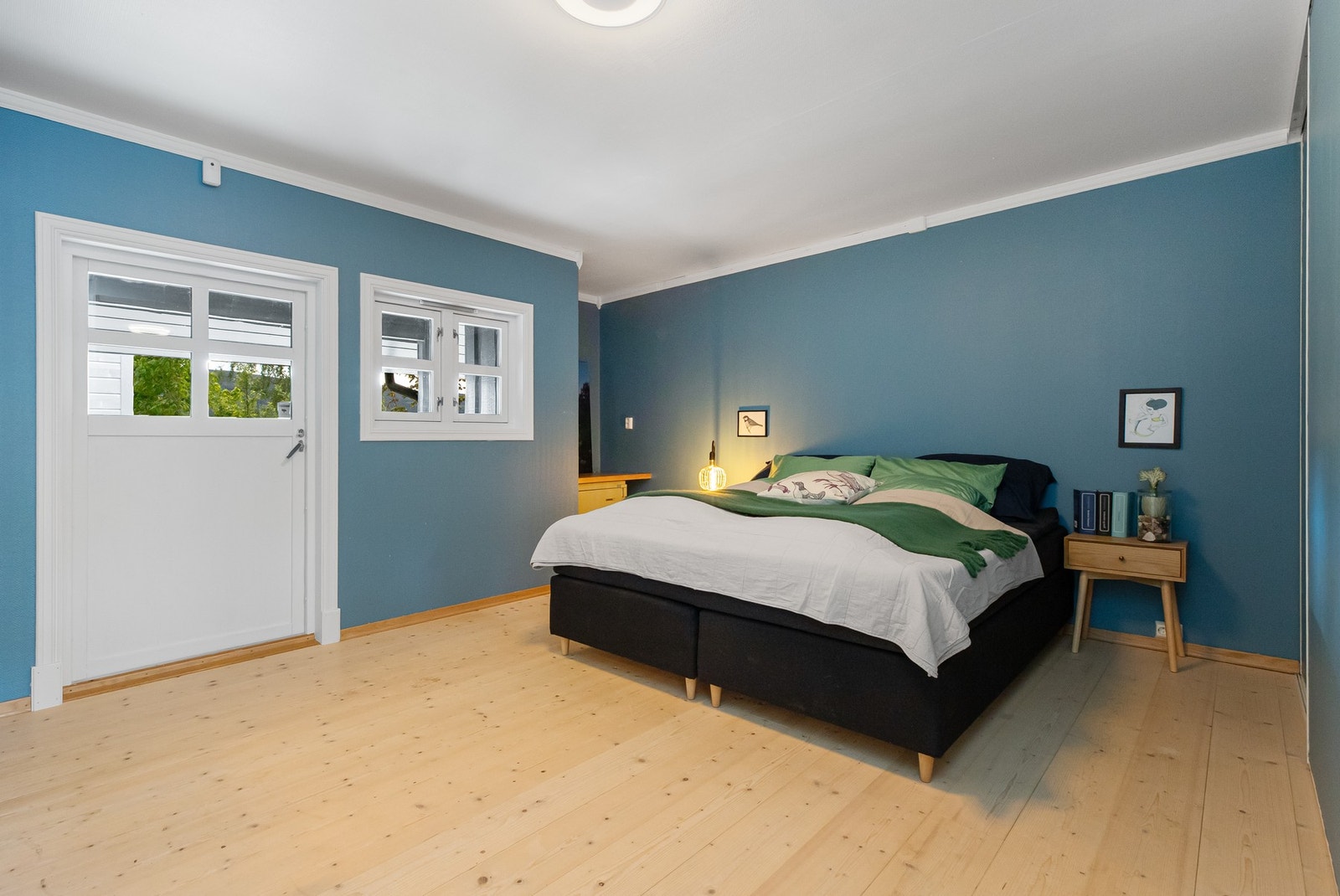 Hovedsoverommet har god plass til dobbeltseng Galleribilde