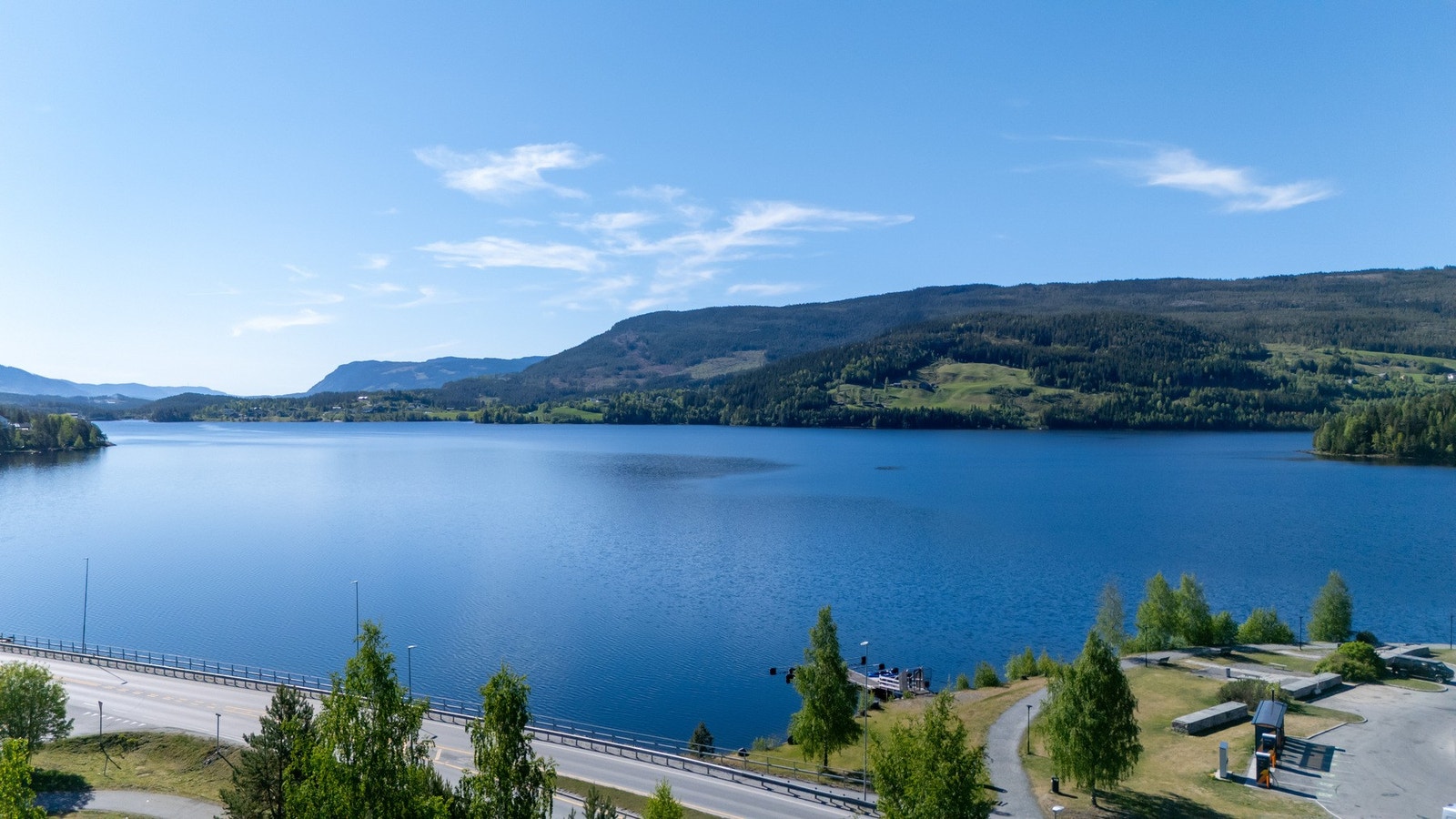 En nydelig utsikt over Strandefjorden Galleribilde