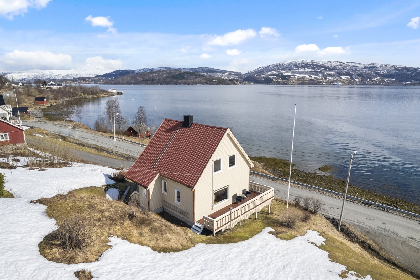 Velkommen til Bjørgaveien 132, presentert av Nordvik Finnsnes! Galleribilde