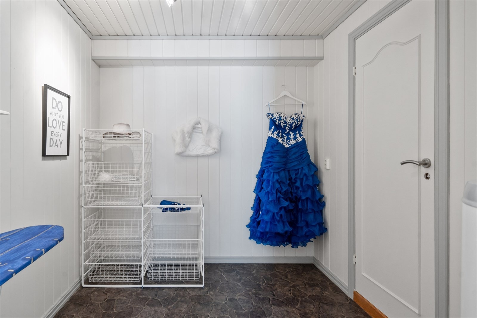 Fra bad og vaskerom er det tilgang til en bod. Galleribilde