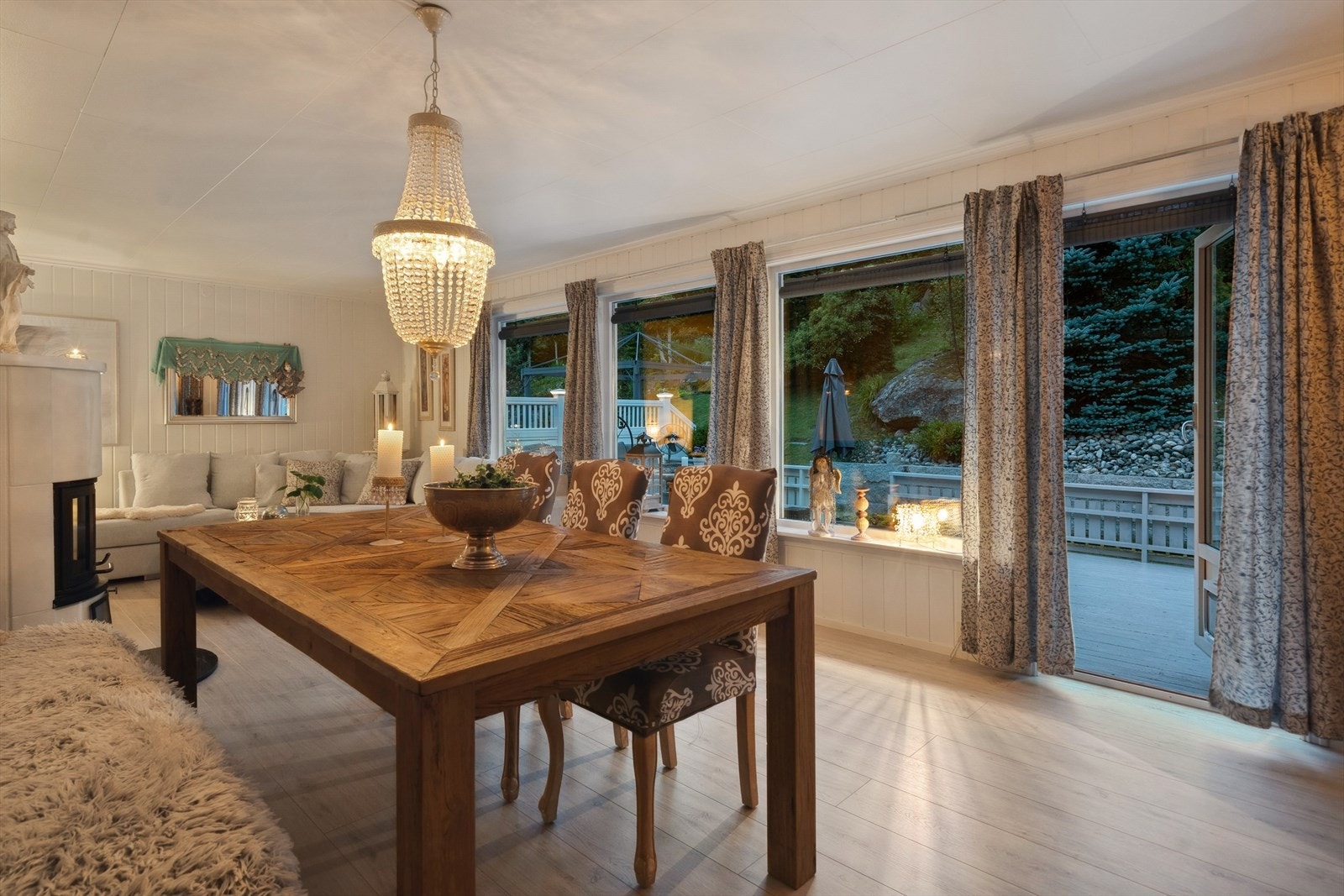 Lyse og fine overflater gir et trivelig uttrykk. Galleribilde