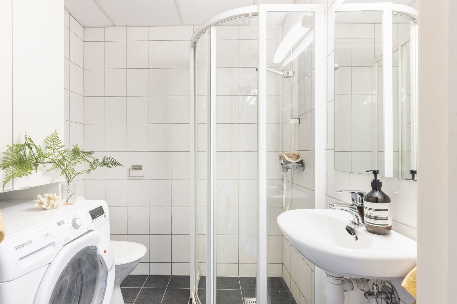 Helfliset bad. Galleribilde