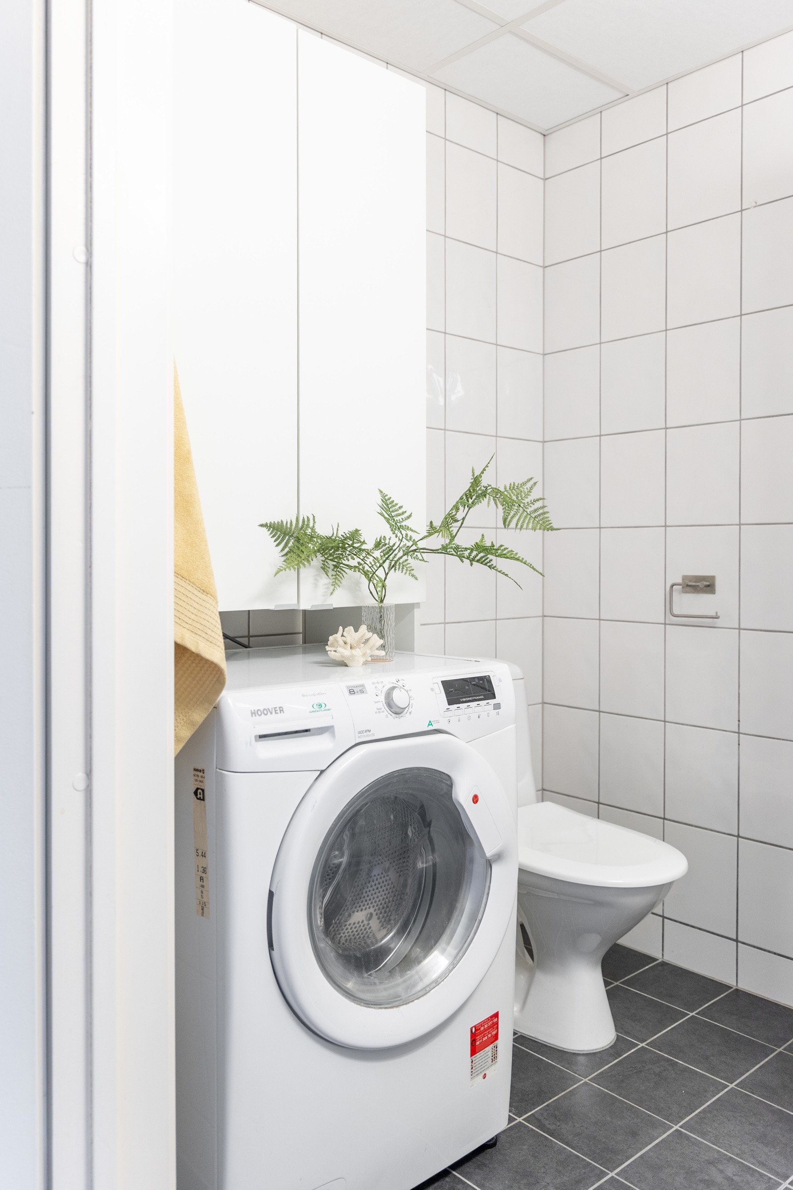 Opplegg for vaskemaskin på badet. Galleribilde