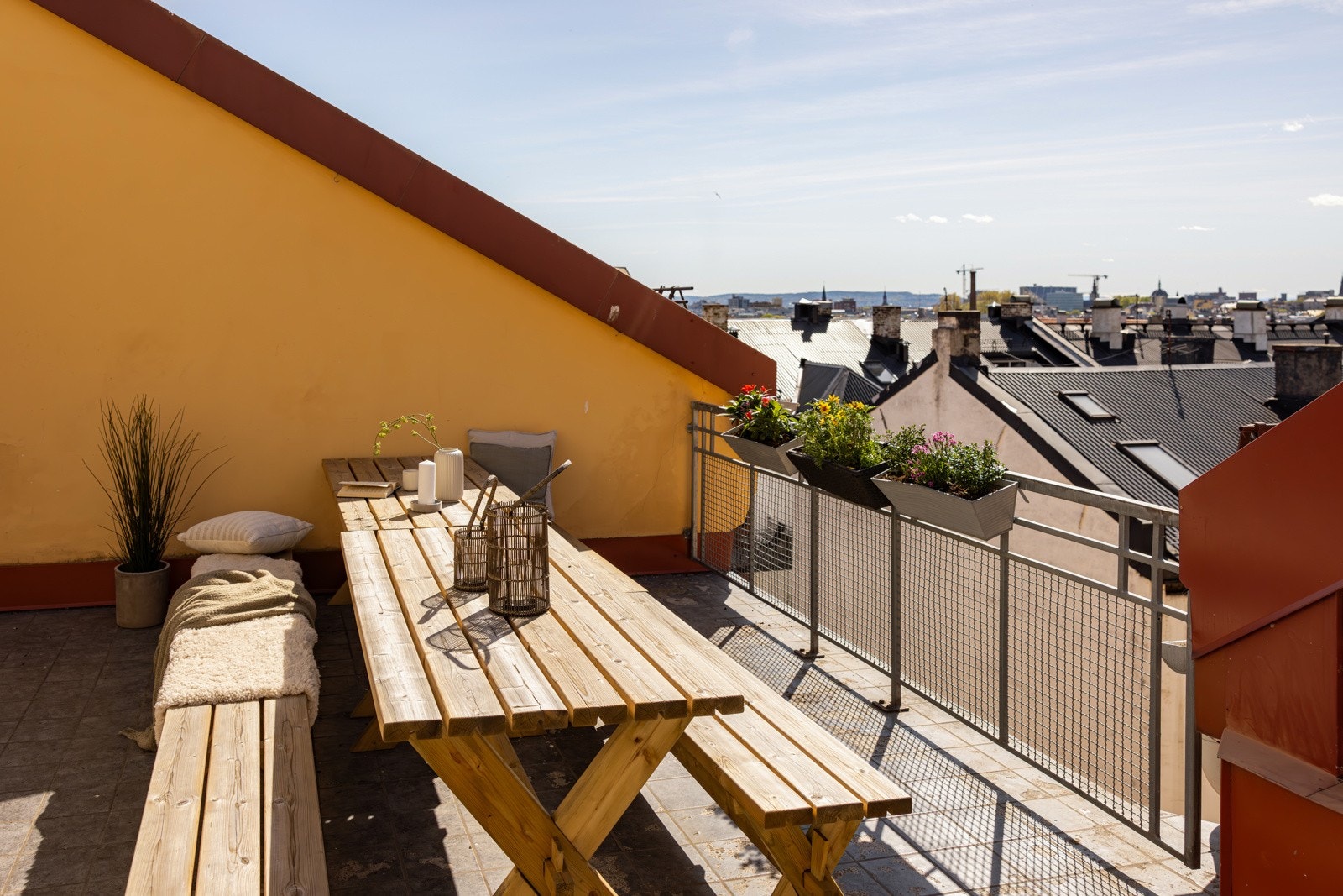 Nydelig felles takterrasse med gode solforhold! Galleribilde