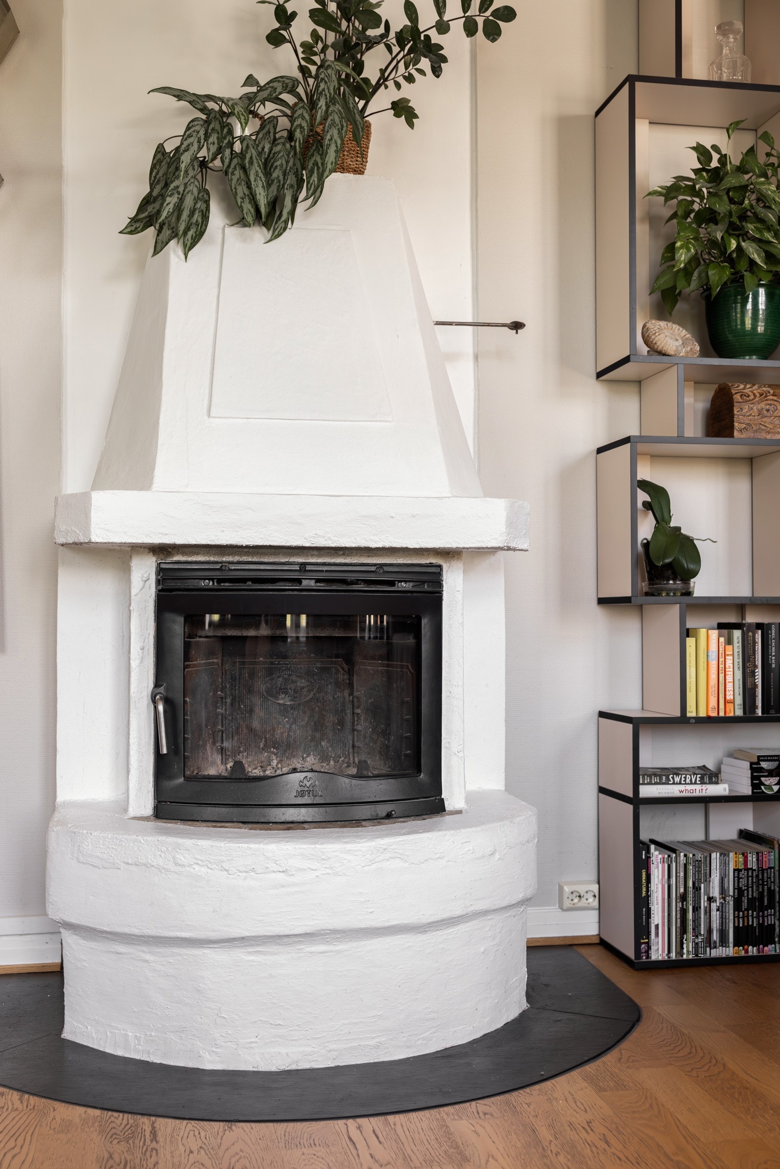 Klassisk peisovn som gir godt med varme på kalde dager. Galleribilde