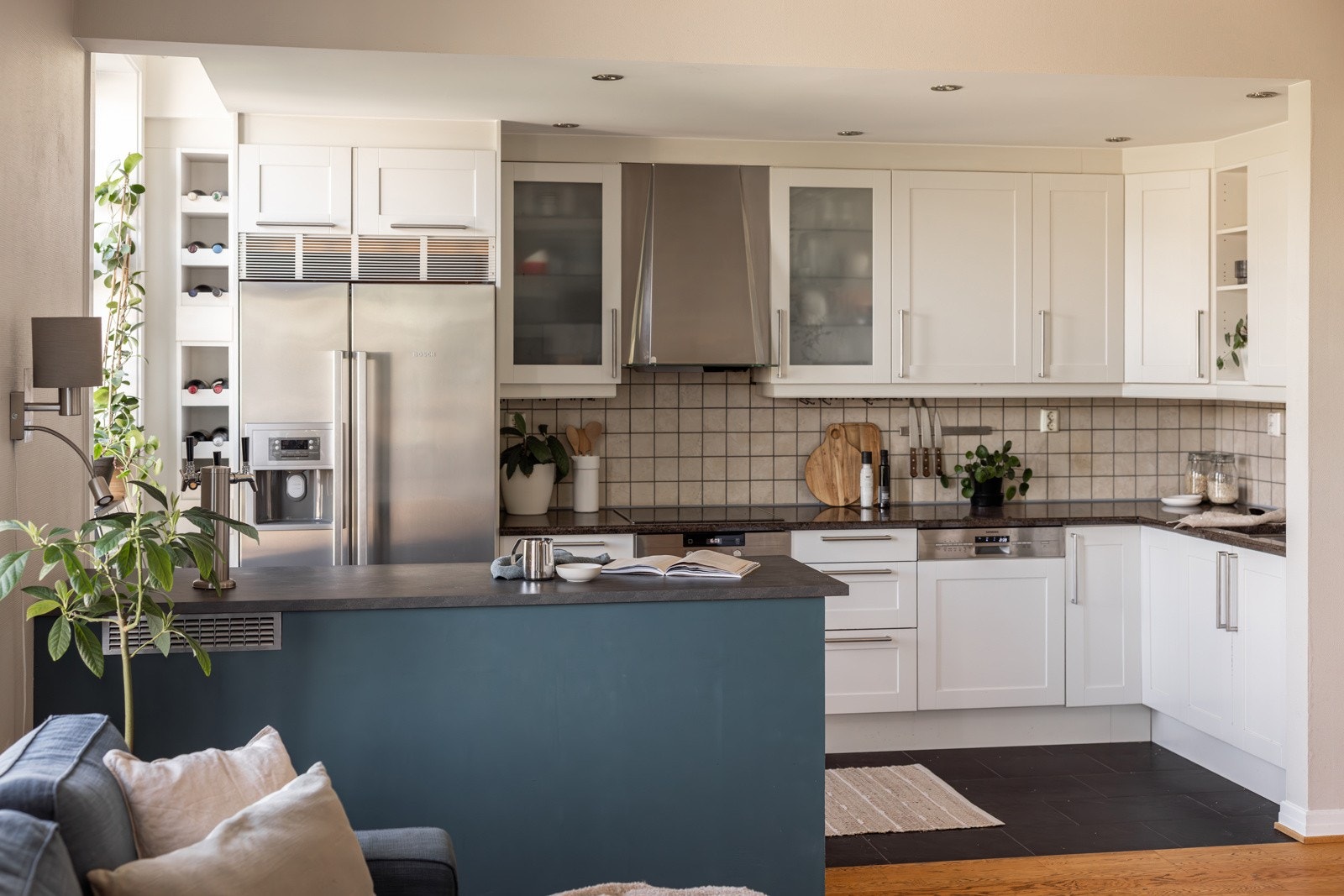 Stilren takhøy kjøkkeninnregning fra Sigdal. Galleribilde