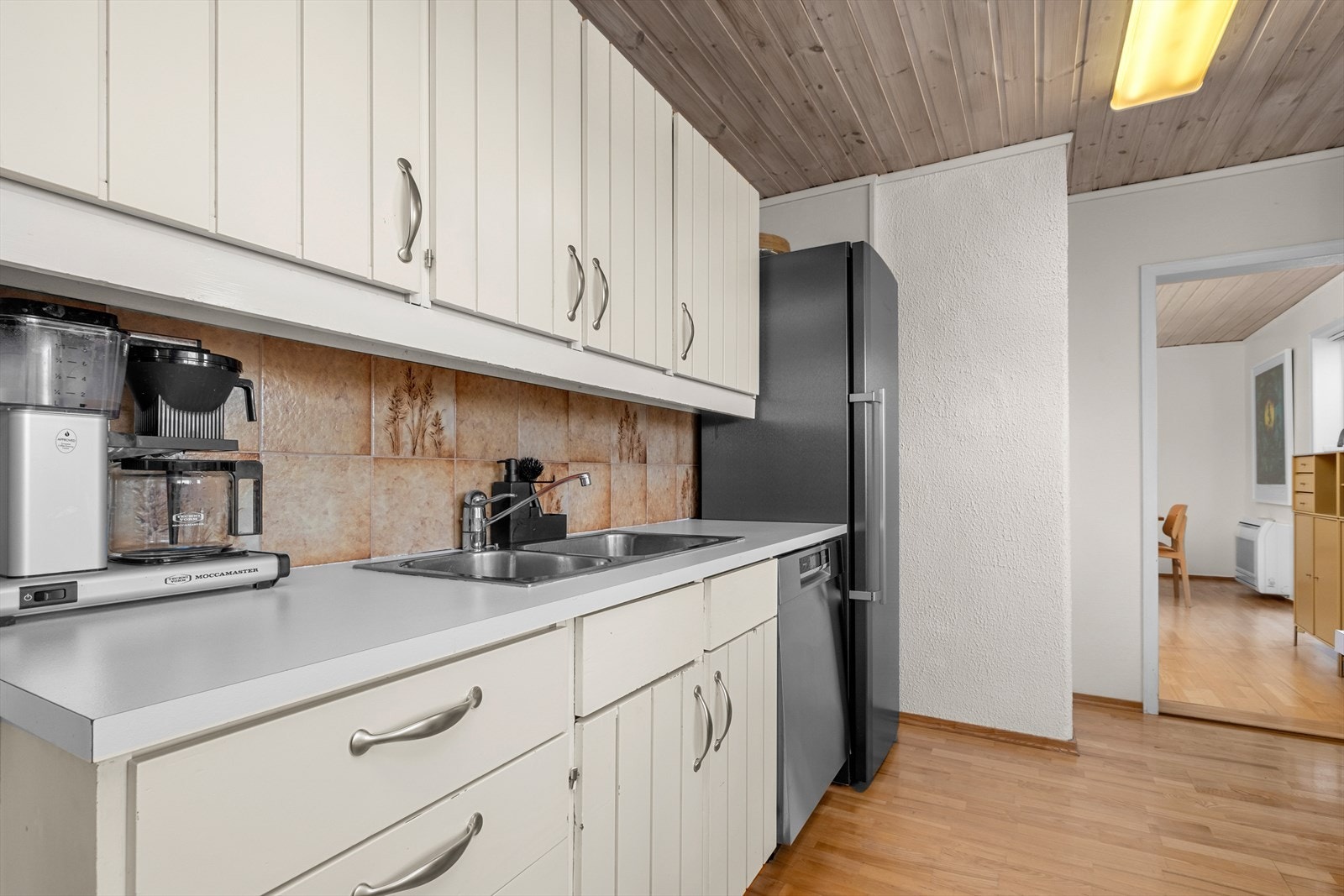 Her får man rikelig med skap- og benkeplass. Galleribilde