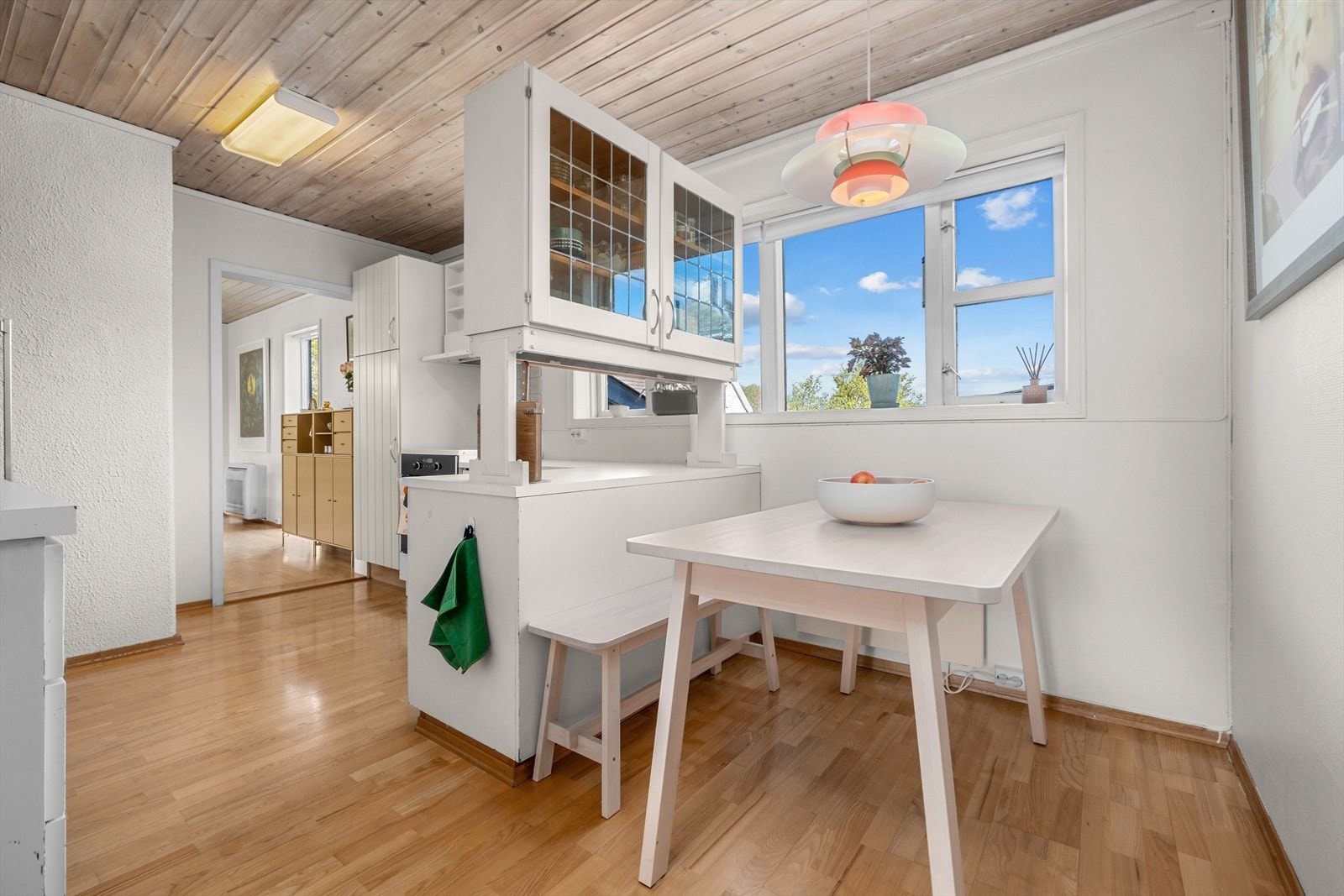 Det er også god plass til et spisebord på kjøkkenet. Galleribilde