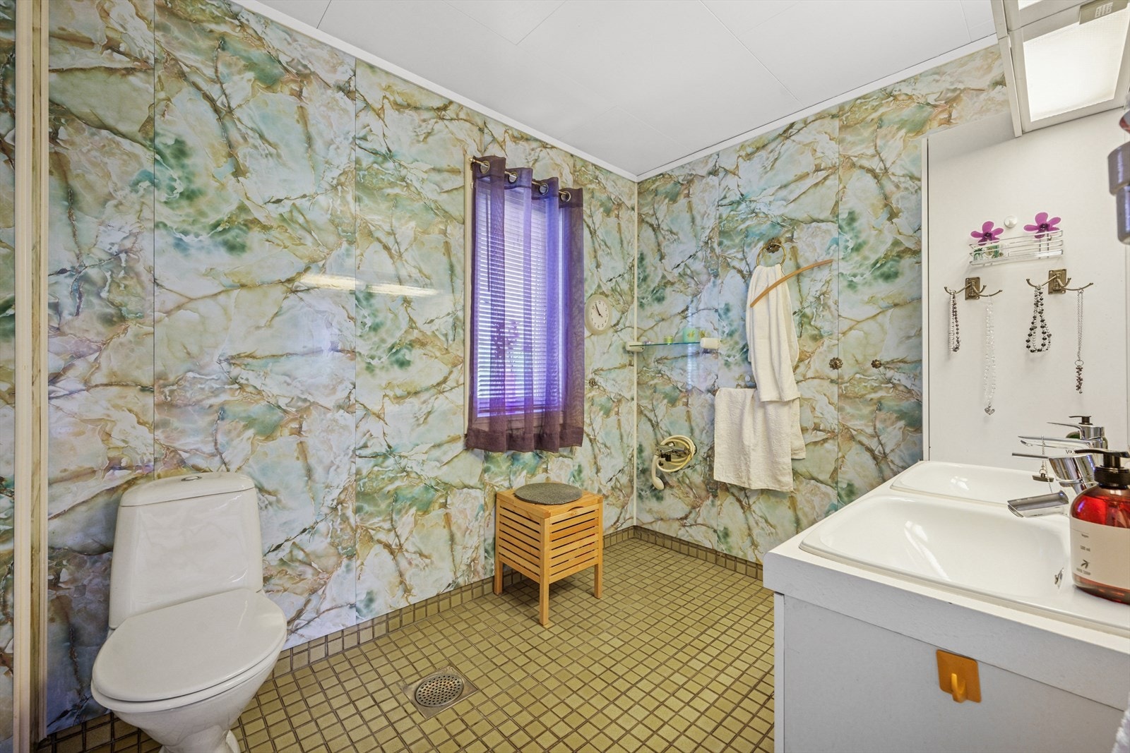 Her kan man fint sette inn et dusjkabinett eller badekar. Galleribilde