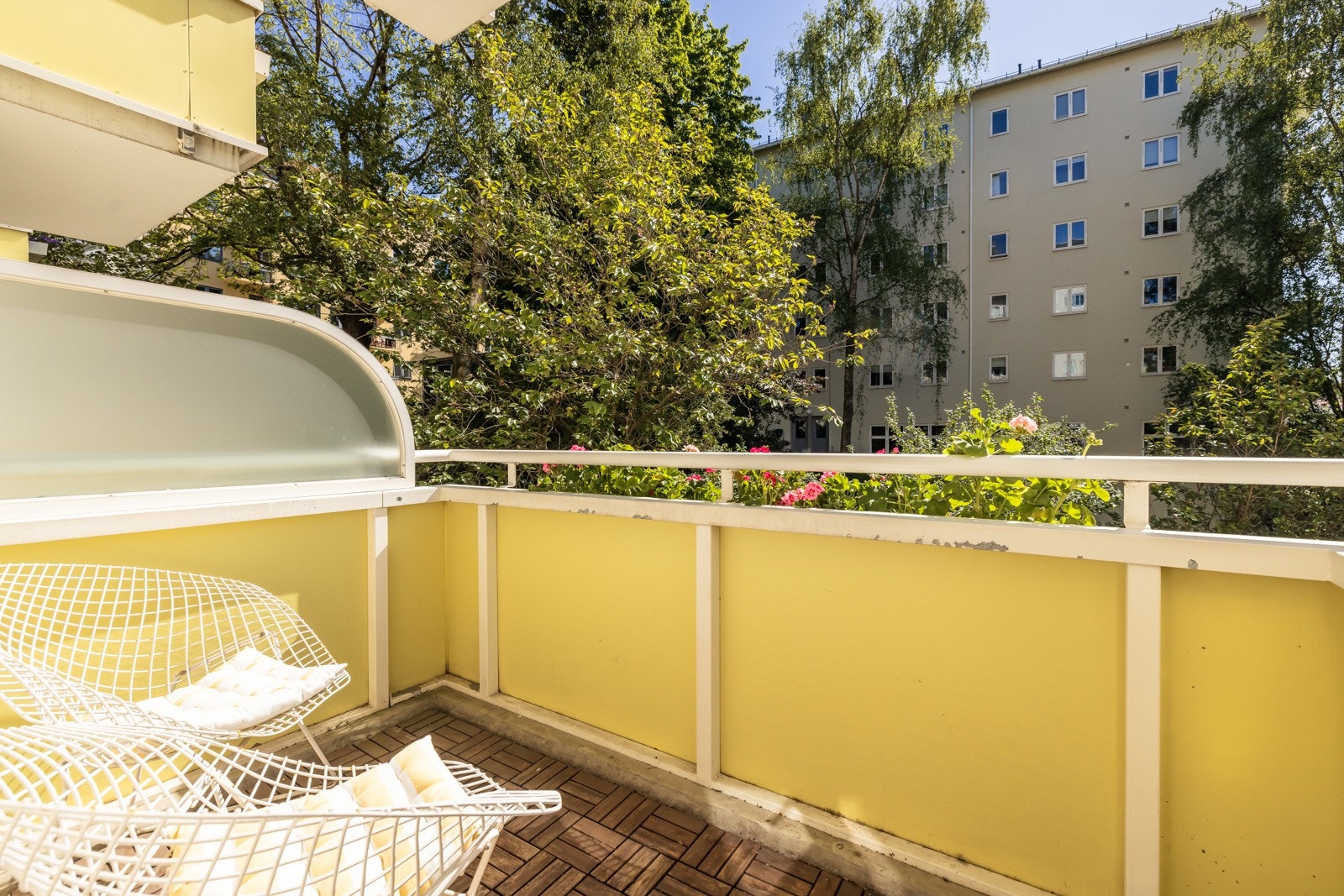 Beliggenheten mot sydvest sørger for gode solforhold. Galleribilde