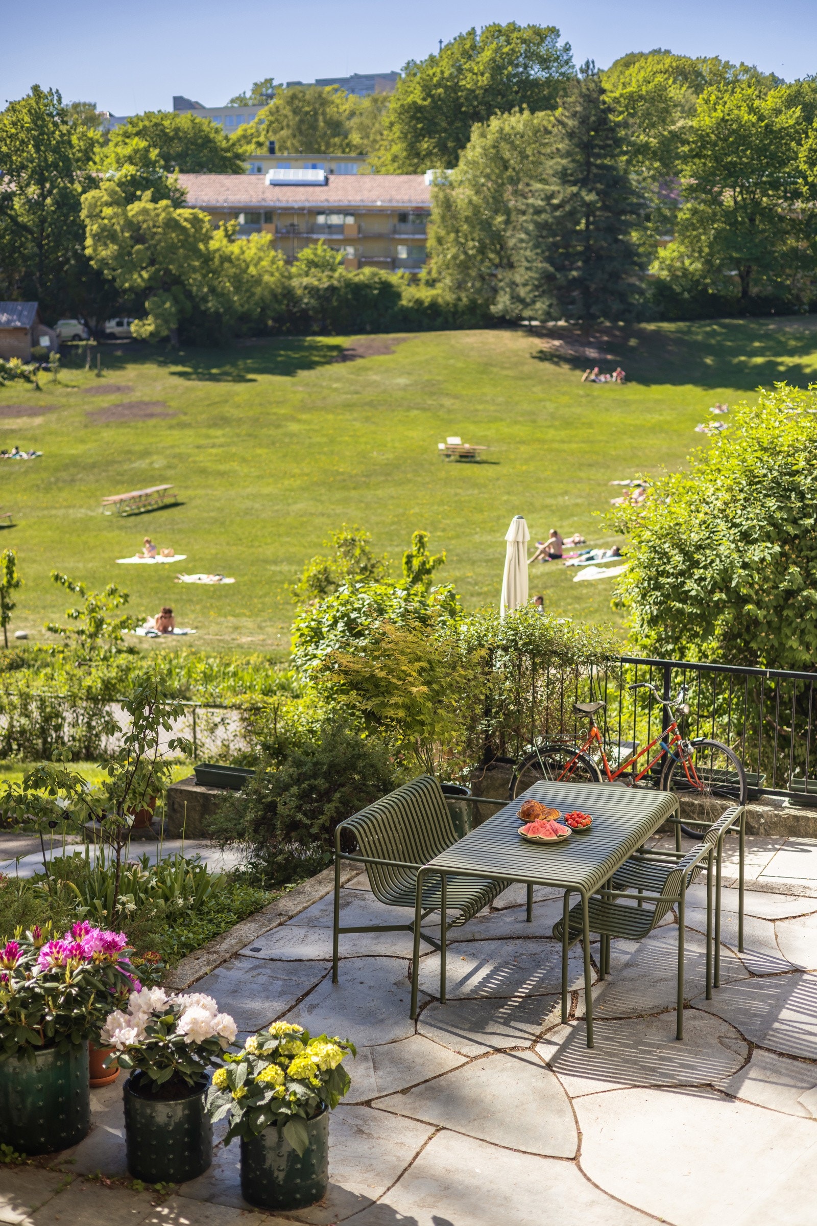 Fantastisk beliggenhet med store, flotte og frodige Ilaparken som nærmeste nabo. Galleribilde