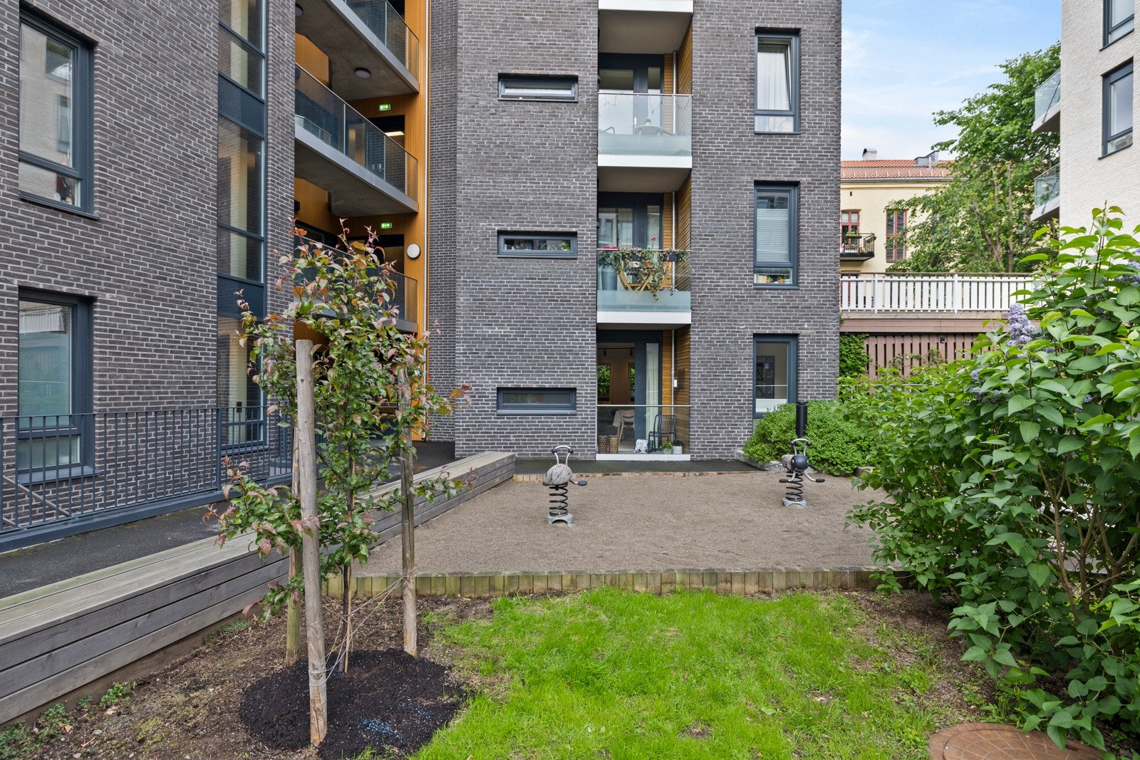 Pent opparbeidet felles hage Galleribilde