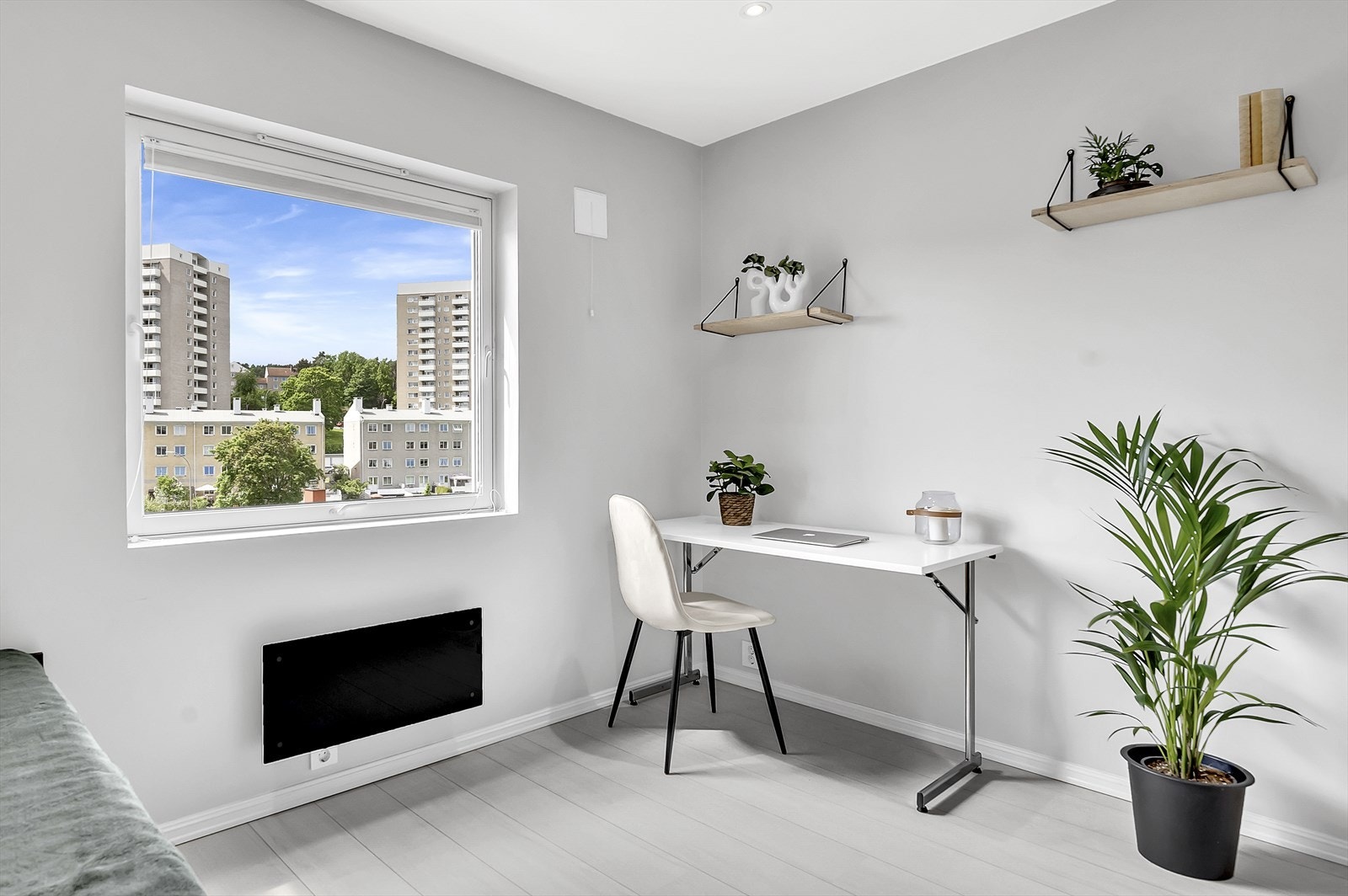 Rommet har plass til seng, nattbord, garderobeløsning og evt. skrivebord. Galleribilde