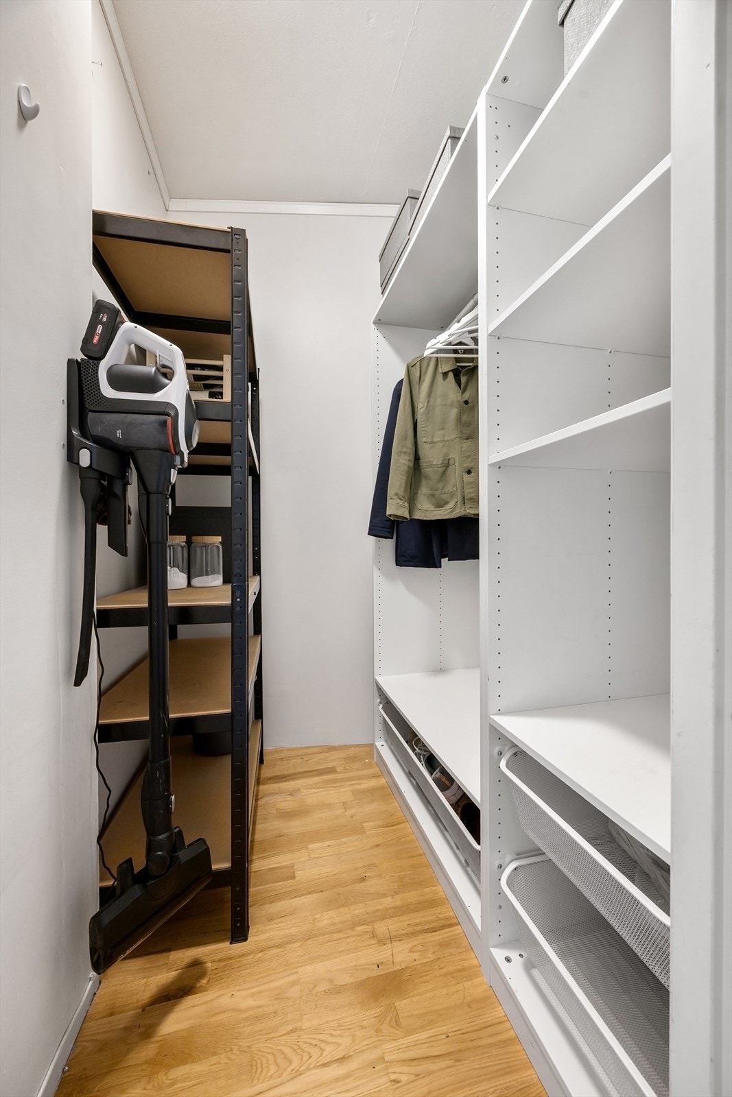 Innvendig bod Galleribilde