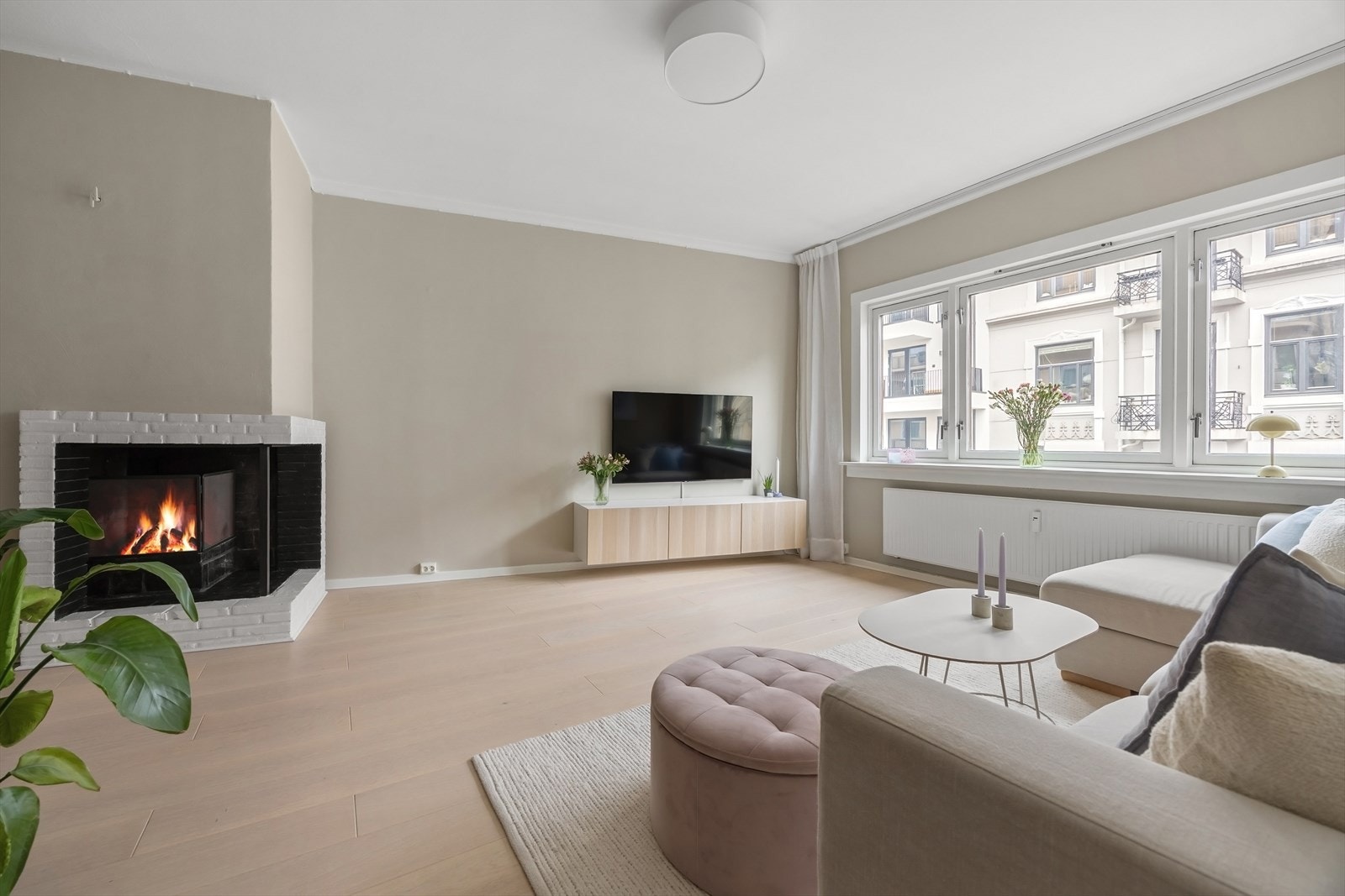 Irina Bjørnhaug v/ Nordvik presenterer Vibes gate 26A! Galleribilde