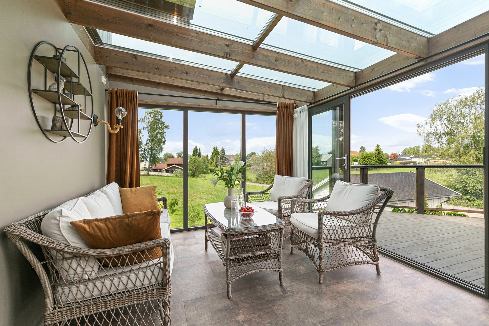 Den lekre vinterhagen har varme i gulvene og kan derfor brukes året rundt Galleribilde