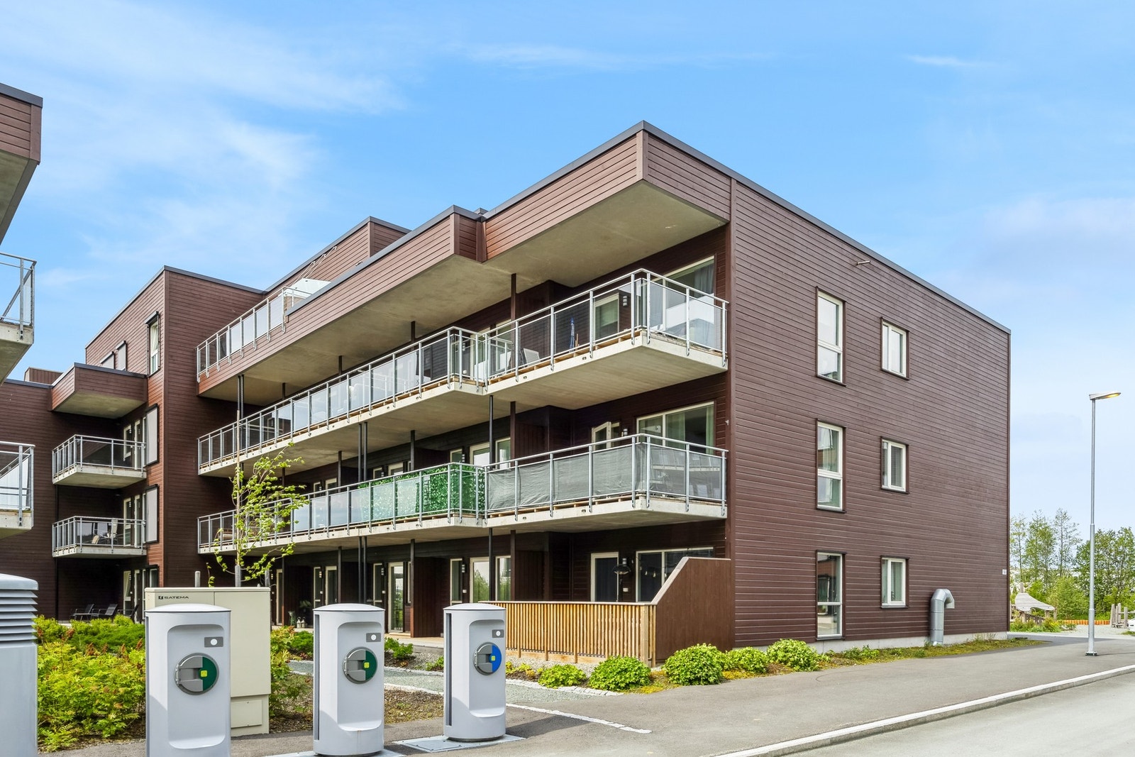 Leiligheten har en flott beliggenhet i et svært stille, rolig og familievennlig boligområde midt på Tiller. Galleribilde