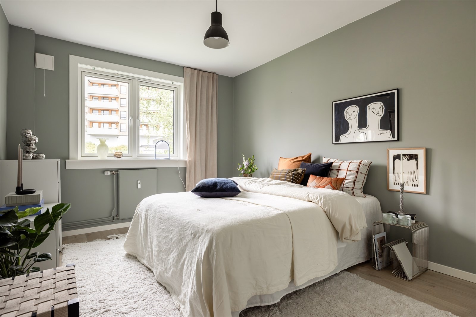 Leiligheten byr på to soverom av god størrelse Galleribilde