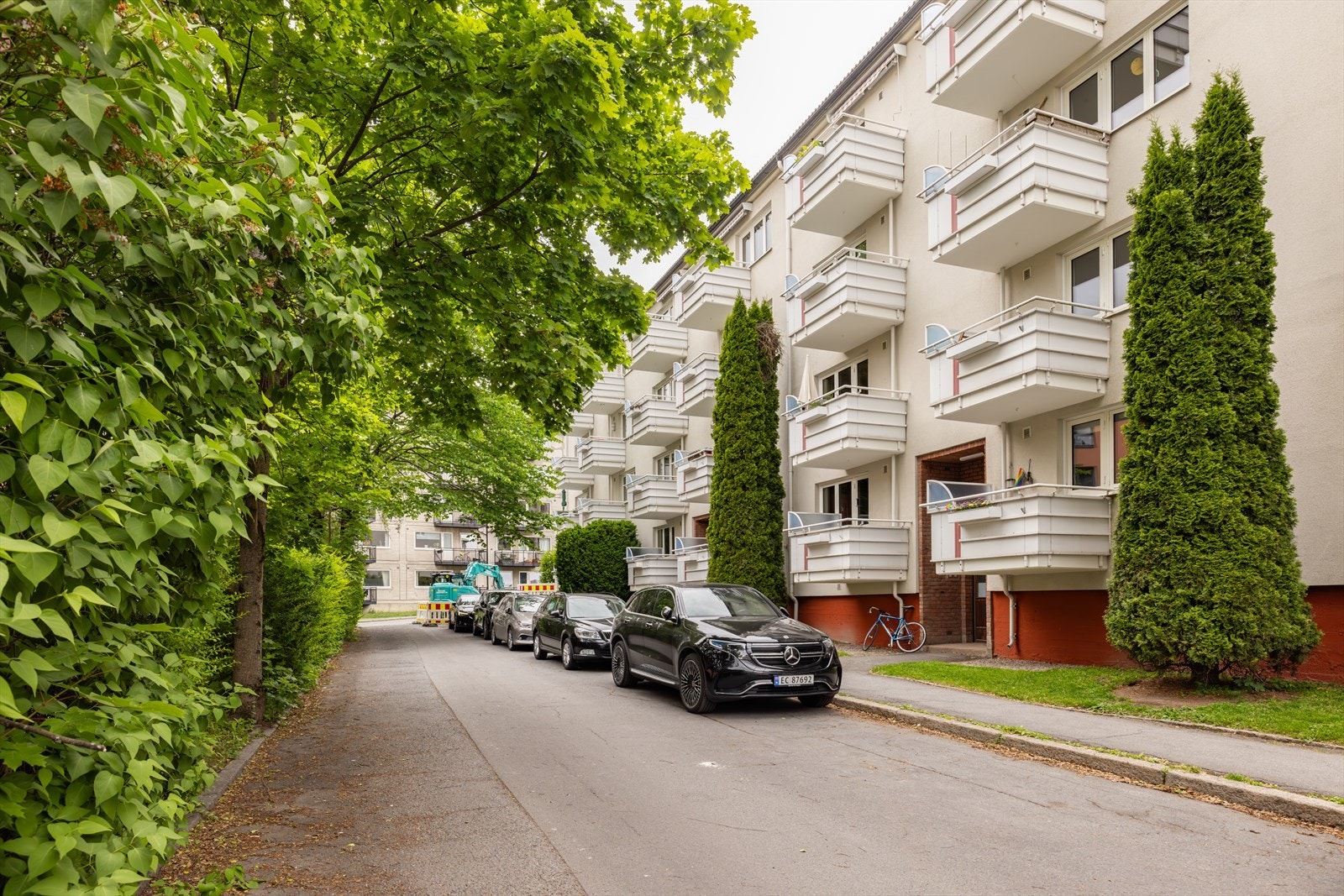 Borettslaget har fellesvaskeri og tørkerom, sykkelbod og redskapsbod med hageutstyr, og grill til utlån for beboerne Galleribilde