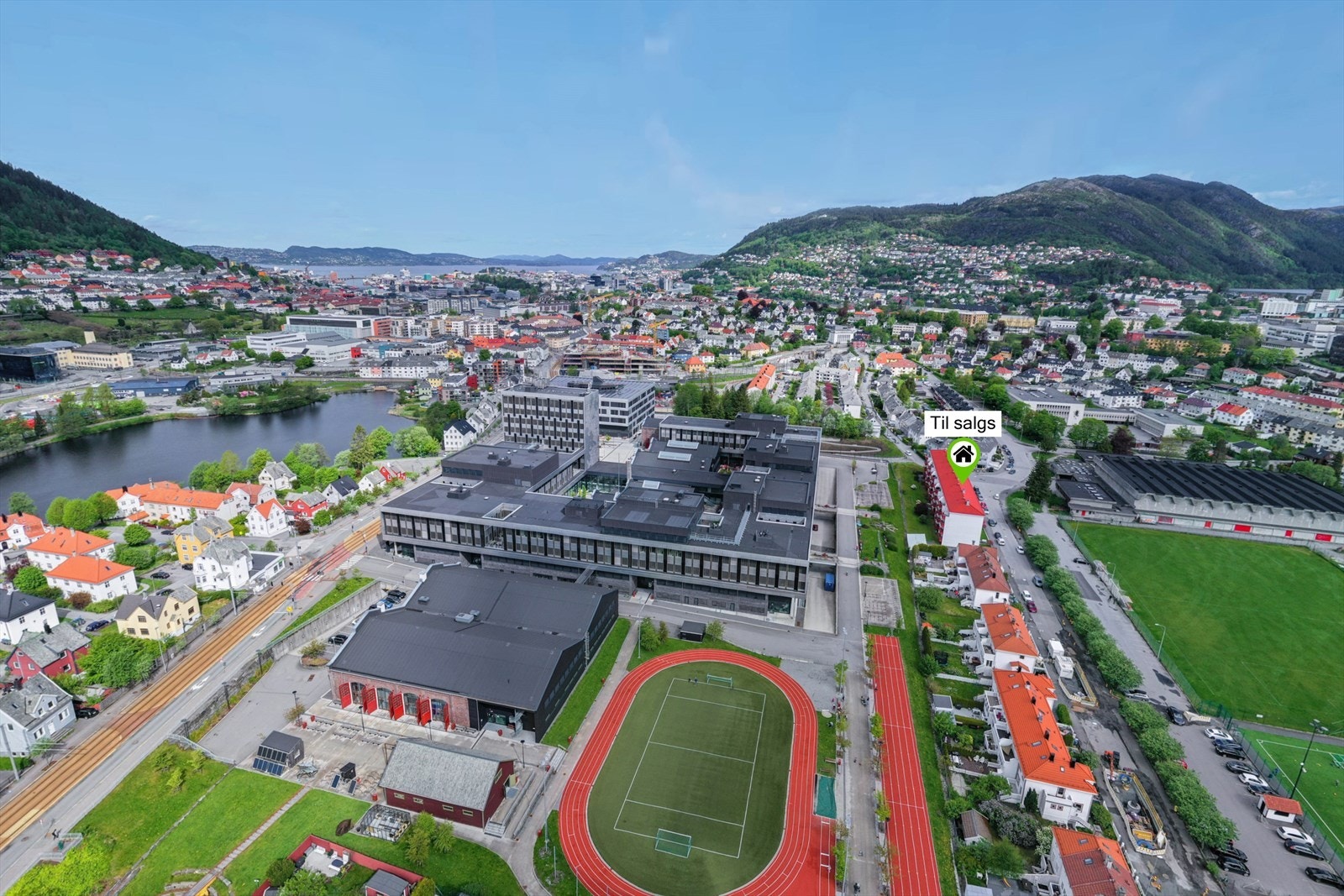 Himladronen. Galleribilde