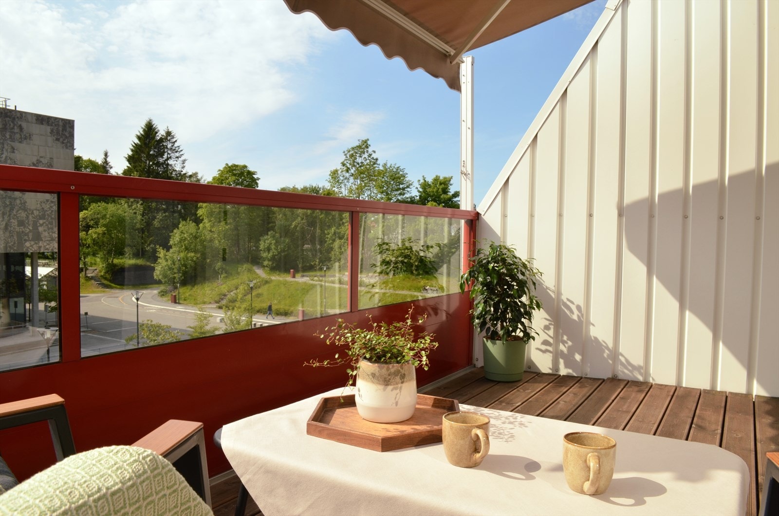 Nyt solen med på den flotte balkongen. Galleribilde
