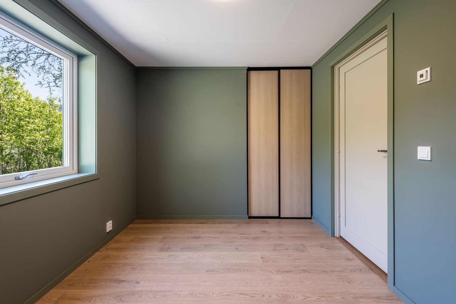 Første etasje har også to lekre soverom, i nydelige farger Galleribilde